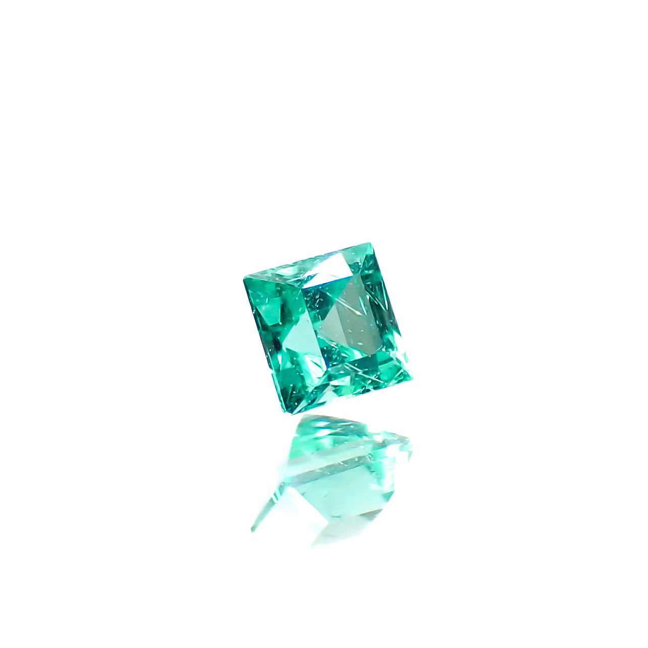 ノンオイルエメラルド ロシア産 0.045ct [250229876]2x1.9mm前後