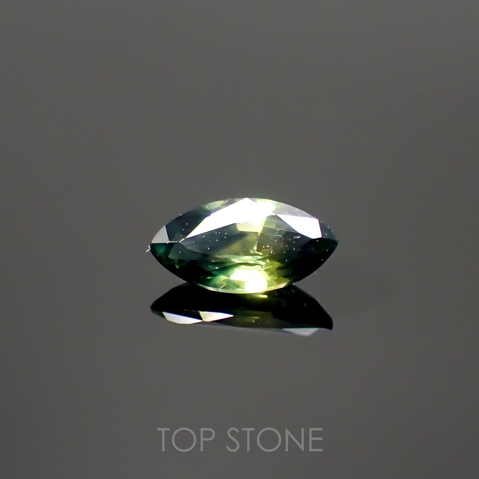 バイカラーサファイア(宝石名サファイア)マダガスカル/オーストラリア産 0.28ct 識別済[220114852]5.8x3mm前後