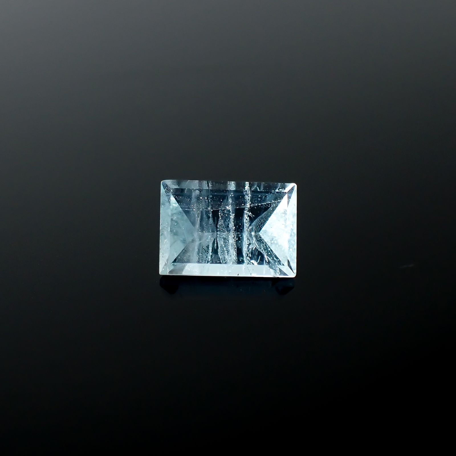 ◇ミラーカット◇アクアマリン モザンビーク産 1.76ct[240226103]9x6.4mm前後