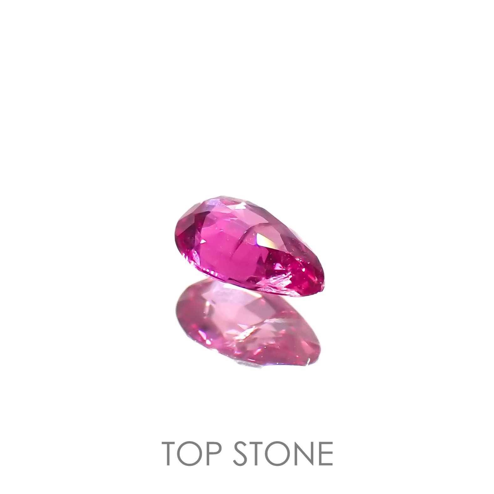 ルビー(宝石名ルビー)モザンビーク産 0.21ct 識別済[220616090]4.6x2.8mm前後