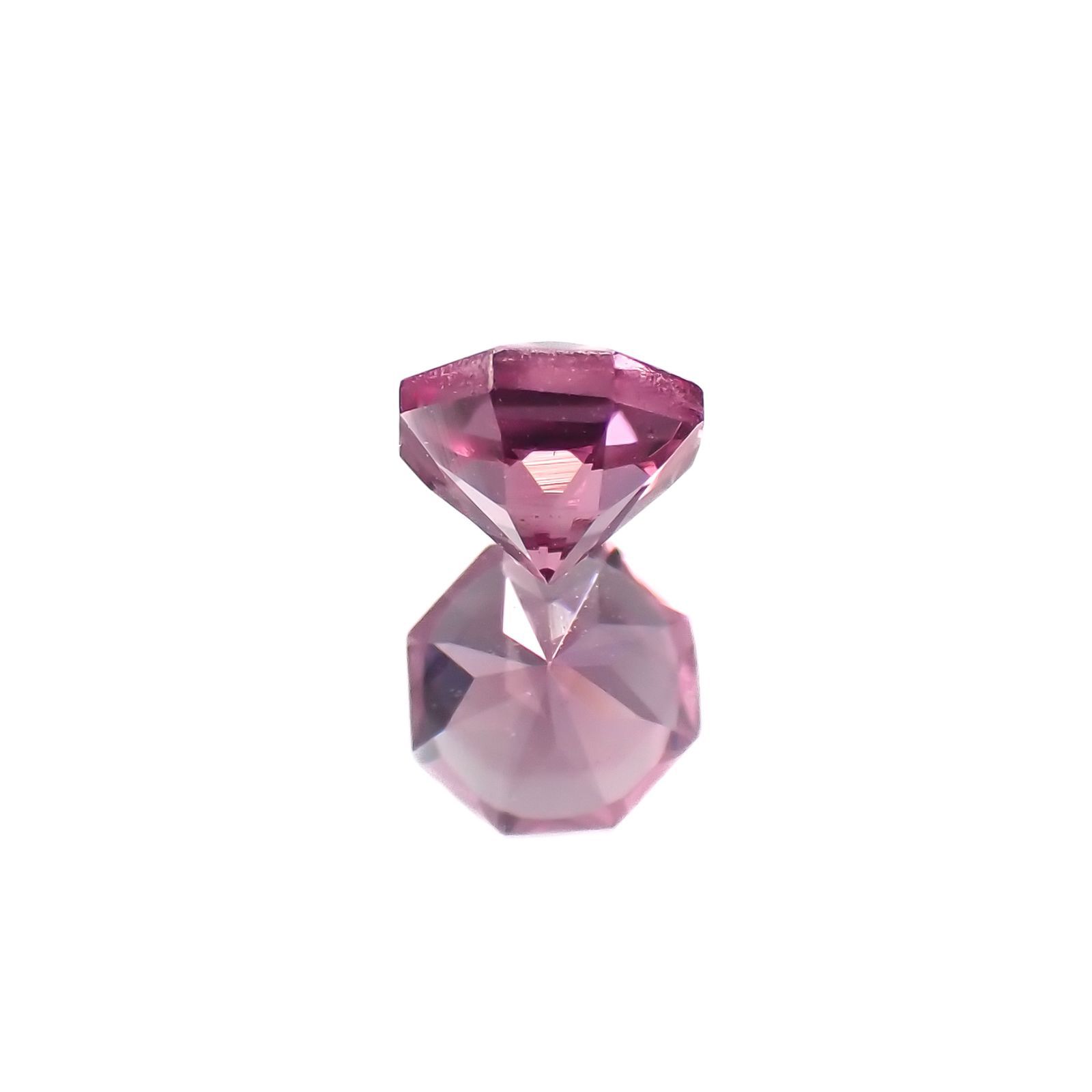 ◇オクタゴンカット◇カラーシフトマラヤガーネットSA(宝石名ガーネット)タンザニア産 0.41ct 識別済[220918046]4.1x4mm前後