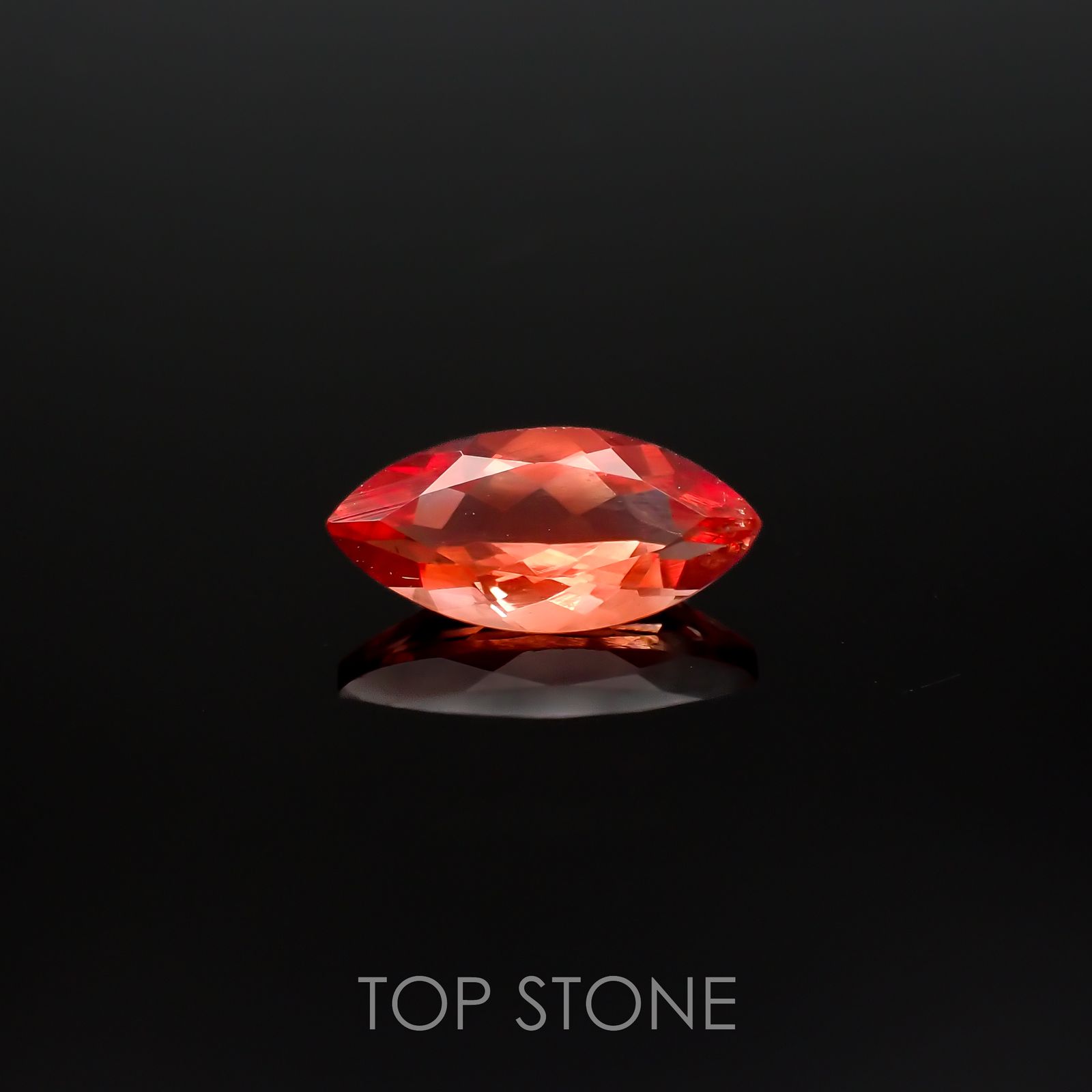 レッドラブラドライト(宝石名ラブラドライト)エチオピア産 0.85ct 識別済[221018257]10.1x4.8mm前後