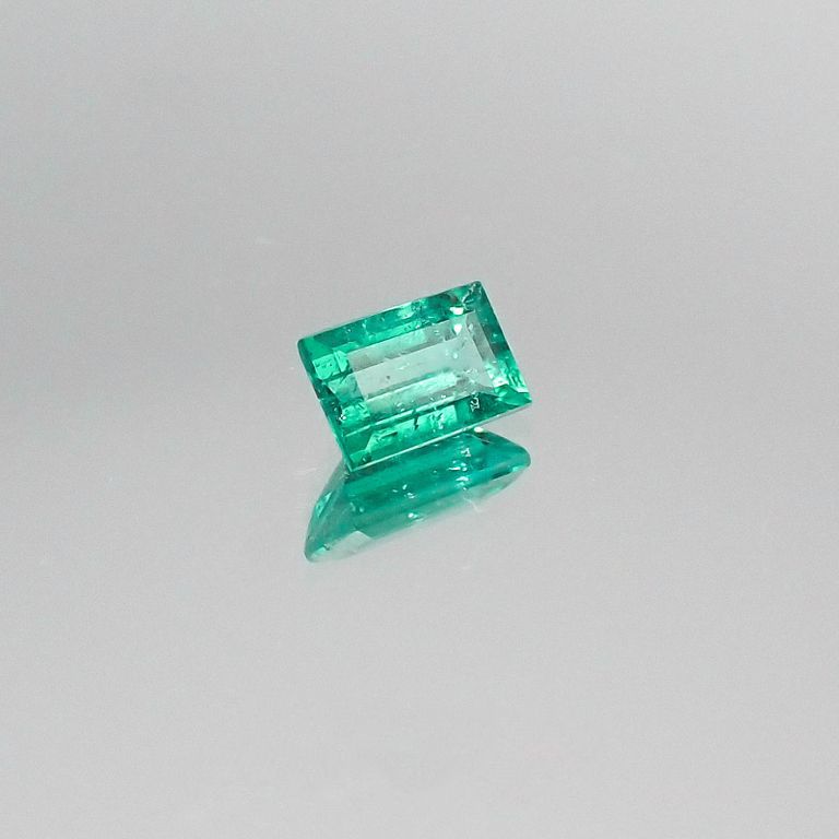 パライバトルマリン(宝石名トルマリン/別名パライバ・トルマリン) ブラジル産 0.414ct ソ付(宝貴協)[20052686]5.4×3.5mm前後