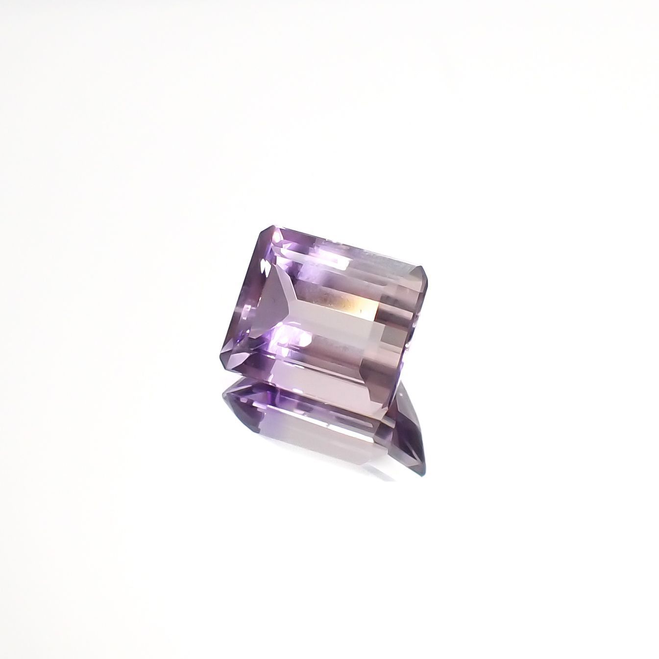 アワーグラスアメジスト(宝石名バイカラー・クォーツ)モロッコ産 4.56ct 識別済[220917634]11.2x9mm前後