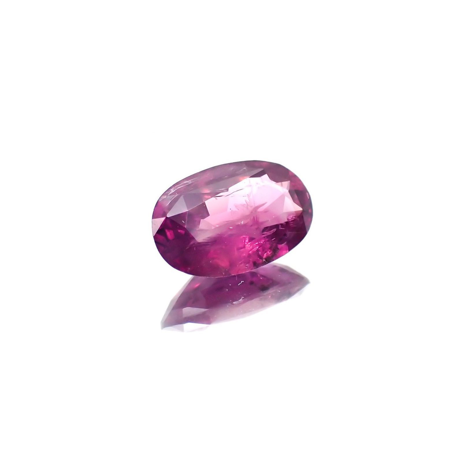 パープルサファイア(宝石名パープル・サファイア) カシミール産 1.700ct ソ付(彩珠)[20127300]9.2×6.2mm前後