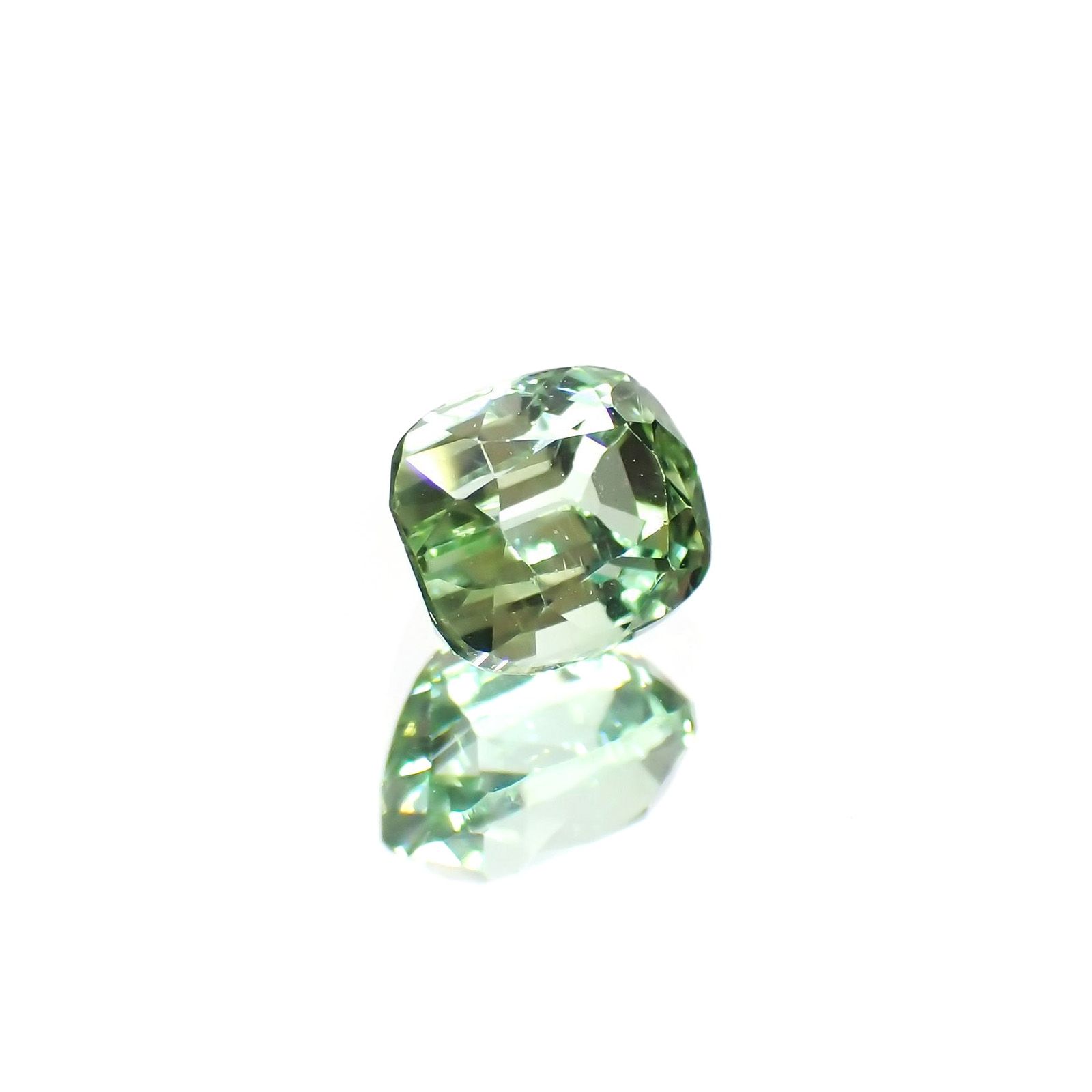 ブルーグリーントルマリン アフガニスタン産 0.82ct / 5.7x4.8mm前後 [220114089]
