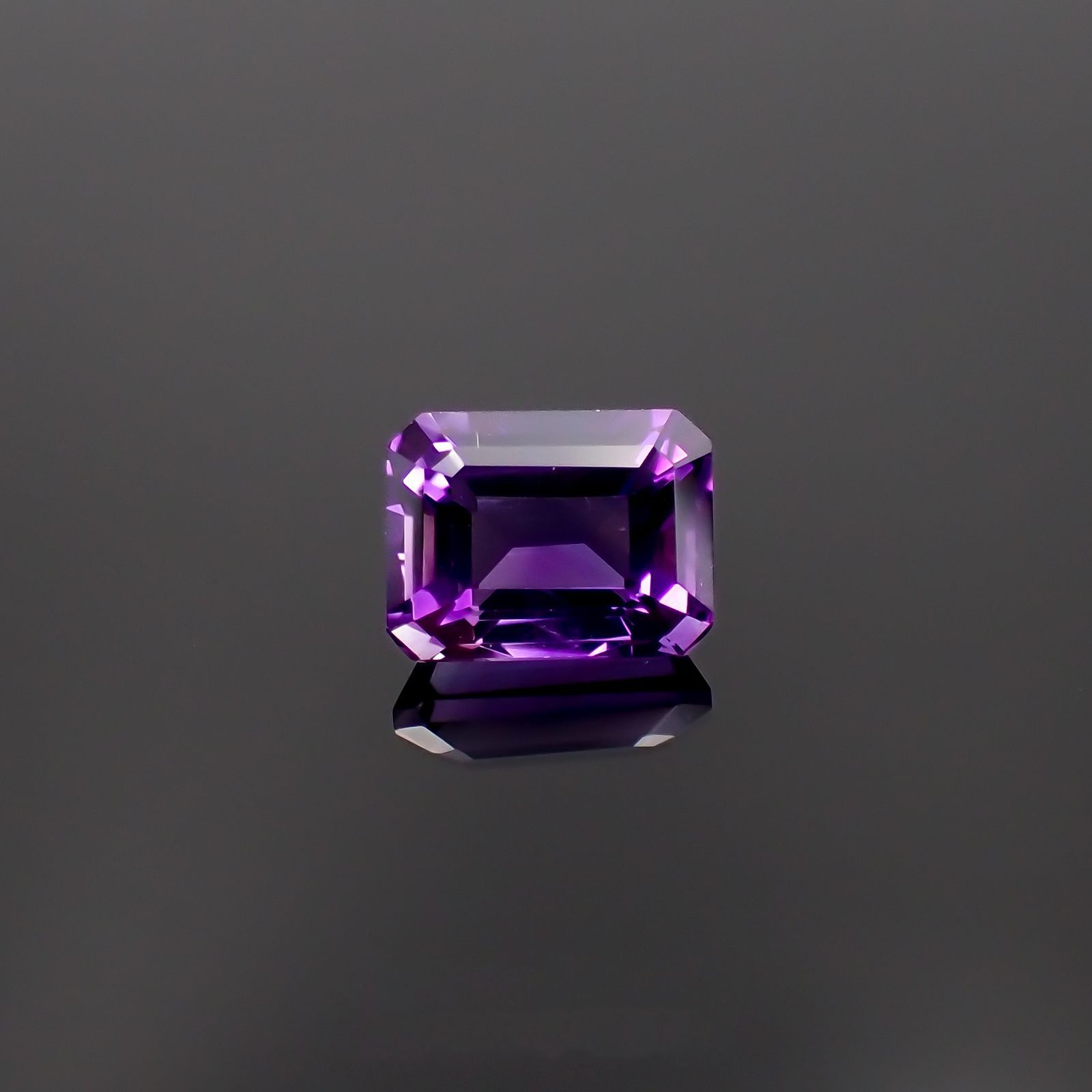 カラーシフトアメジスト ブラジル/ウルグアイ産 1.70ct[230120187]7.9x6.1mm前後
