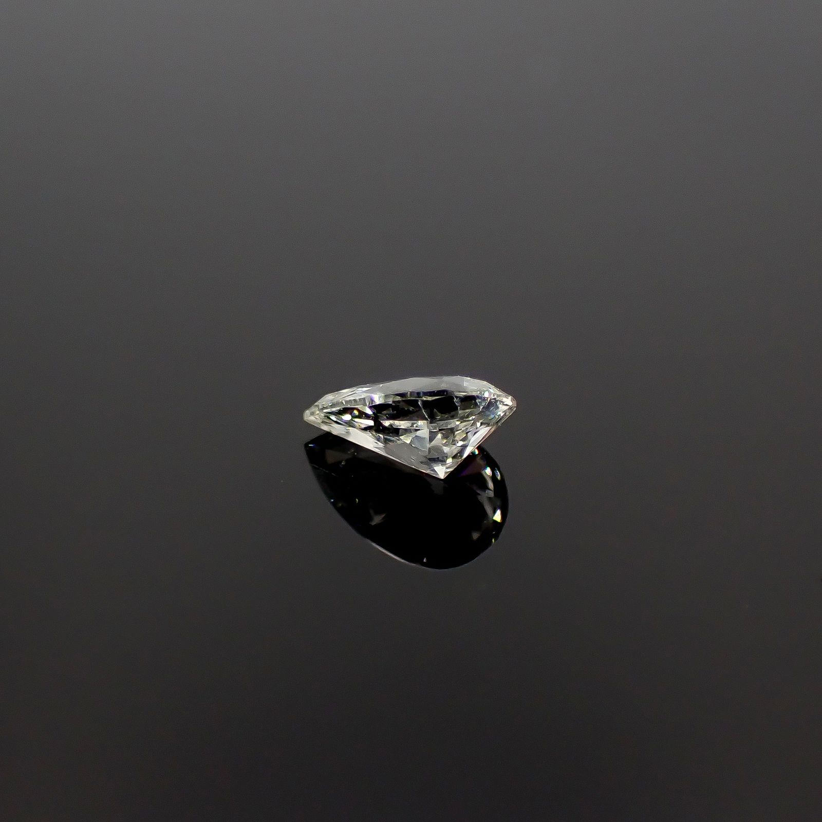 カメレオンダイヤモンド(グリーンダイヤモンド) SI-1 | LIGHT GRAY GREEN(宝石名ダイアモンド) ソ付(CGL) 0.156ct / 4.5x2.95mm前後 [260331942]