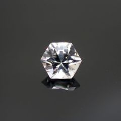◇ヘキサゴンカット◇カラーレスジルコン(宝石名ホワイト・ジルコン)スリランカ/カンボジア産 0.84ct 識別済[220114269]4.9x4.8mm前後