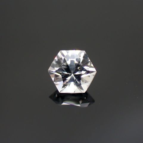 ◇ヘキサゴンカット◇カラーレスジルコン(宝石名ホワイト・ジルコン)スリランカ/カンボジア産 0.84ct 識別済[220114269]4.9x4.8mm前後