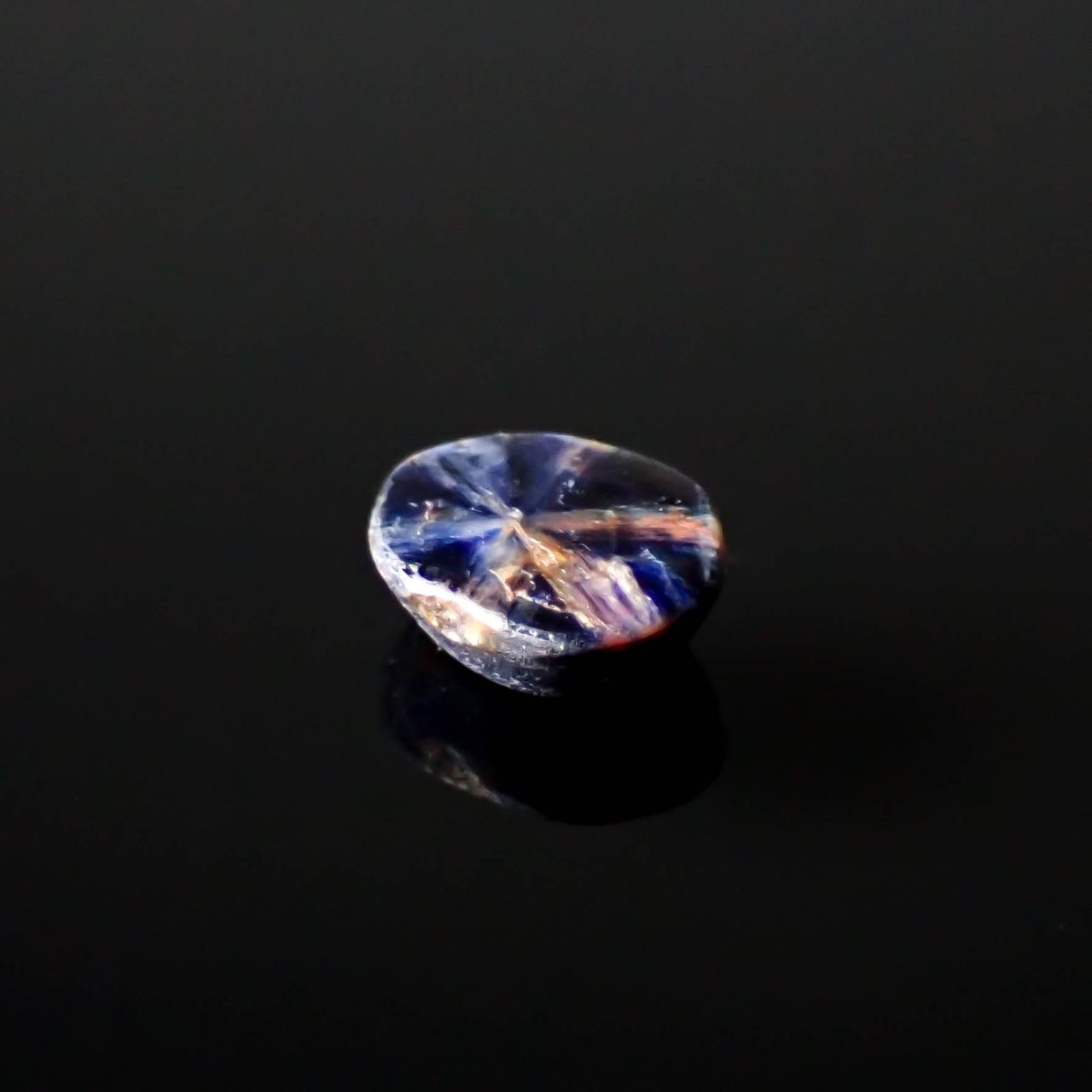 トラピッチェサファイア 原石スライス磨き ビルマ産 0.62ct [250430187]5.6x4.7mm前後
