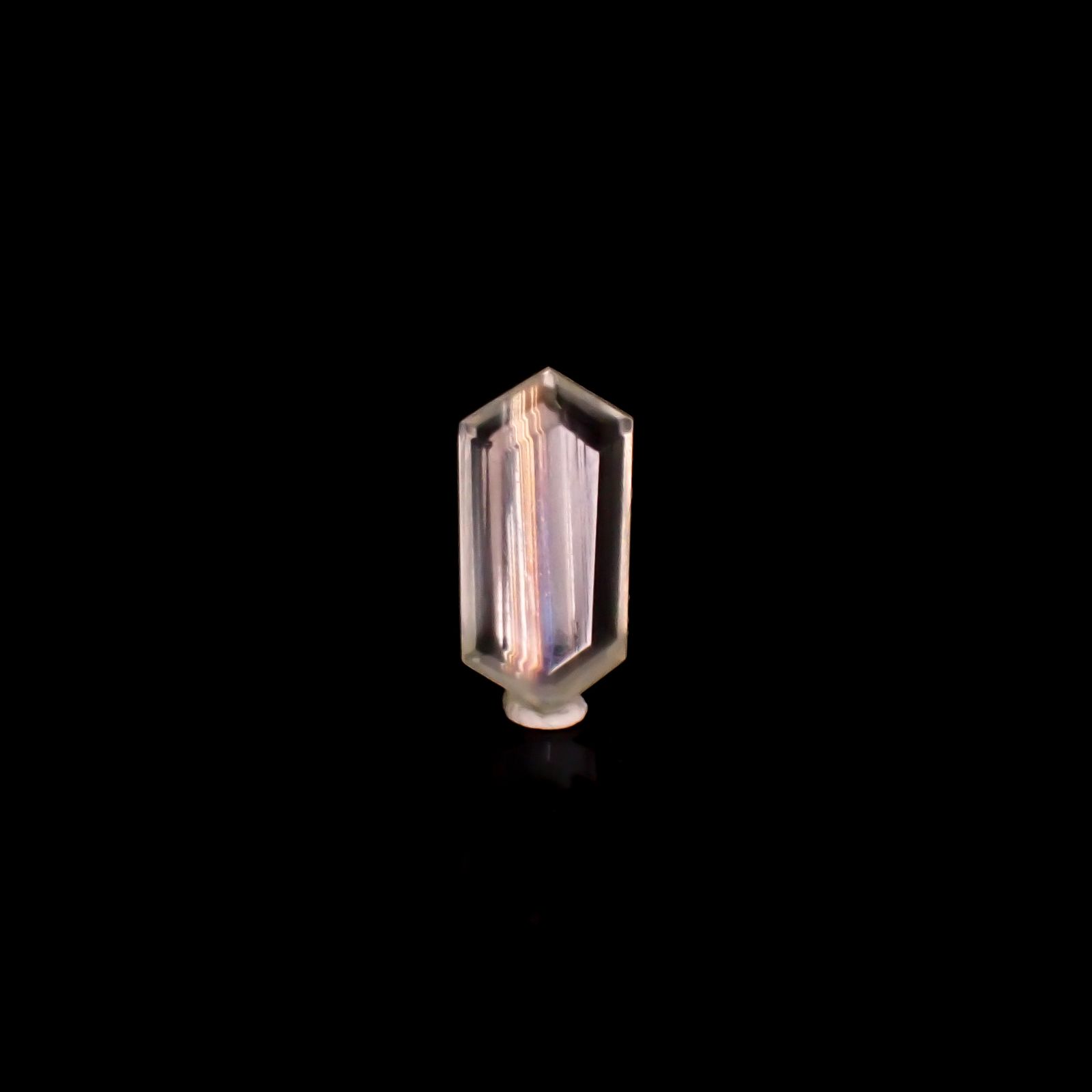 ◇リバーシブル・カスタムカット◇マラウイムーンストーン マラウイ共和国産 3.00ct / 14x7.1mm前後 [260331820]