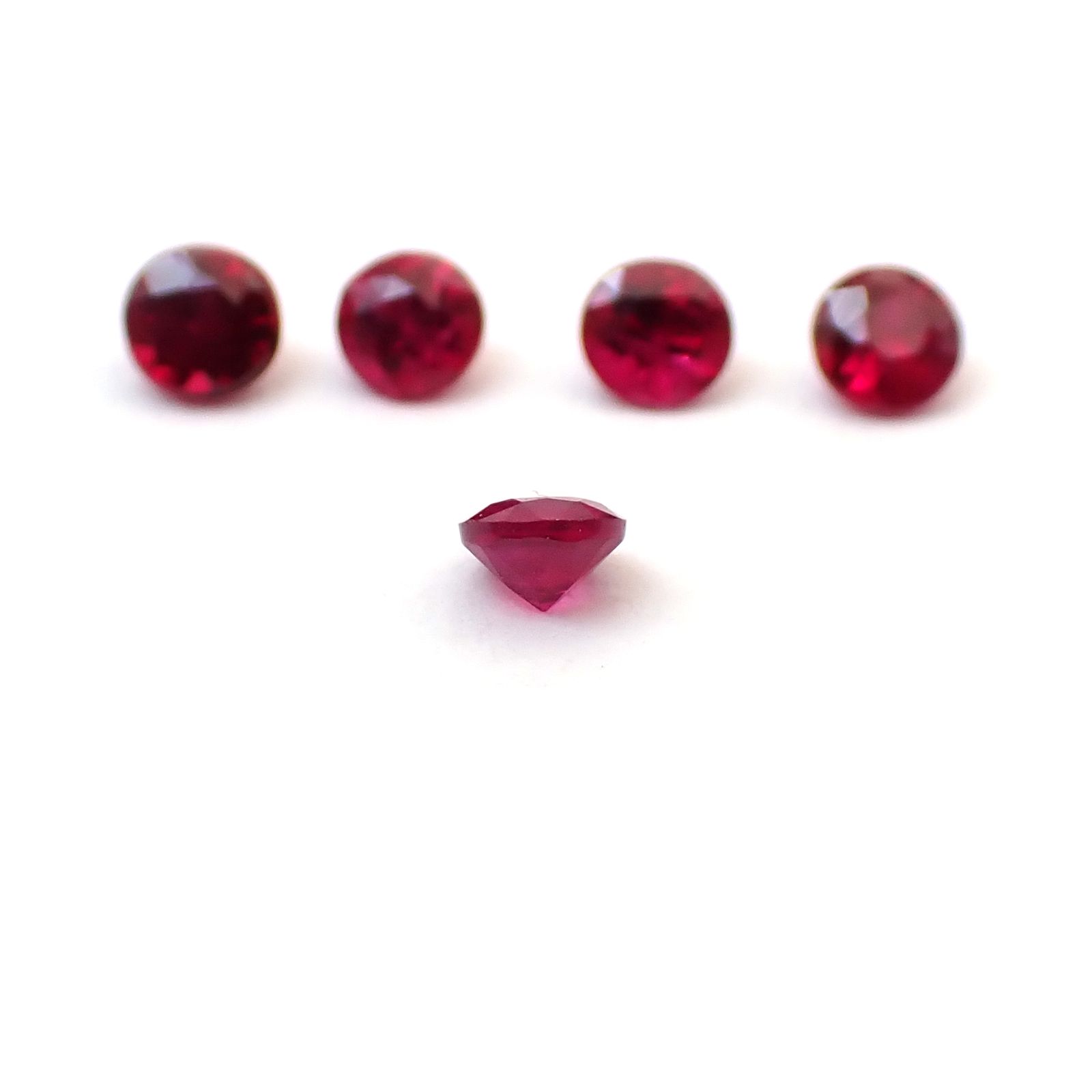 ルビー 5個セット タイ/モザンビーク産 0.20ct(5pcs合計) / 2x2mm前後 [260532289]