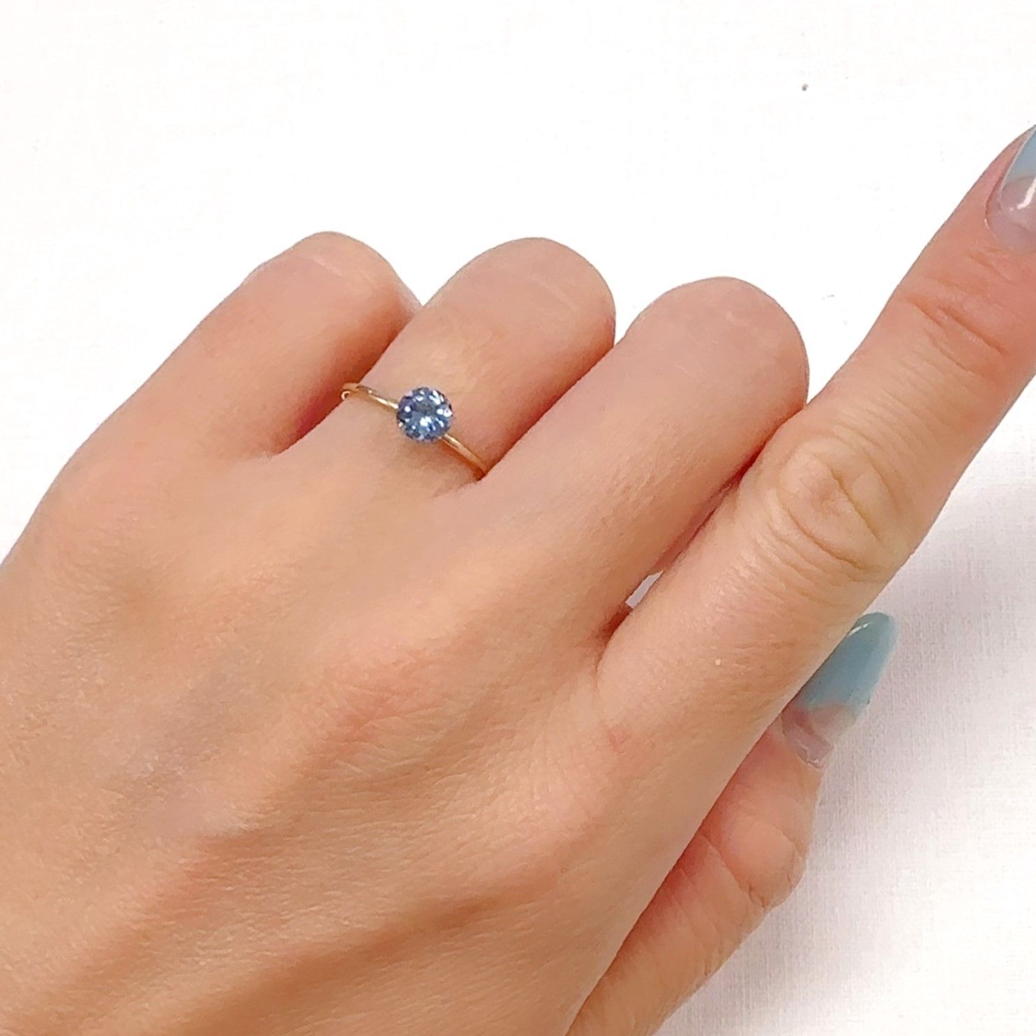 バイカラータンザナイト(宝石名ゾイサイト)タンザニア産 0.58ct 識別済[240828608]5.1x5.1mm前後