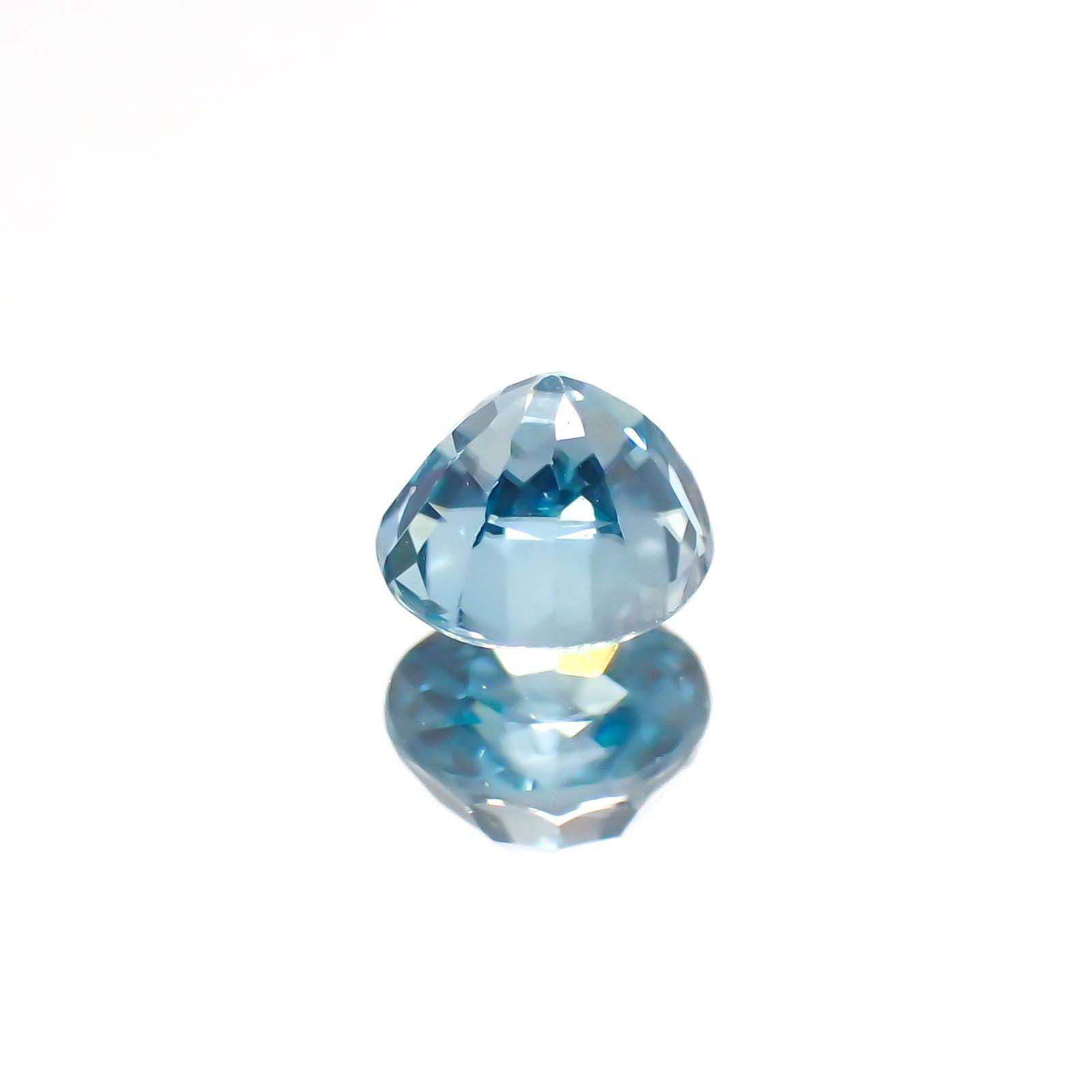 ブルージルコン(宝石名ブルー・ジルコン)カンボジア産 0.66ct 識別済[220716832]4.6x4.5mm前後