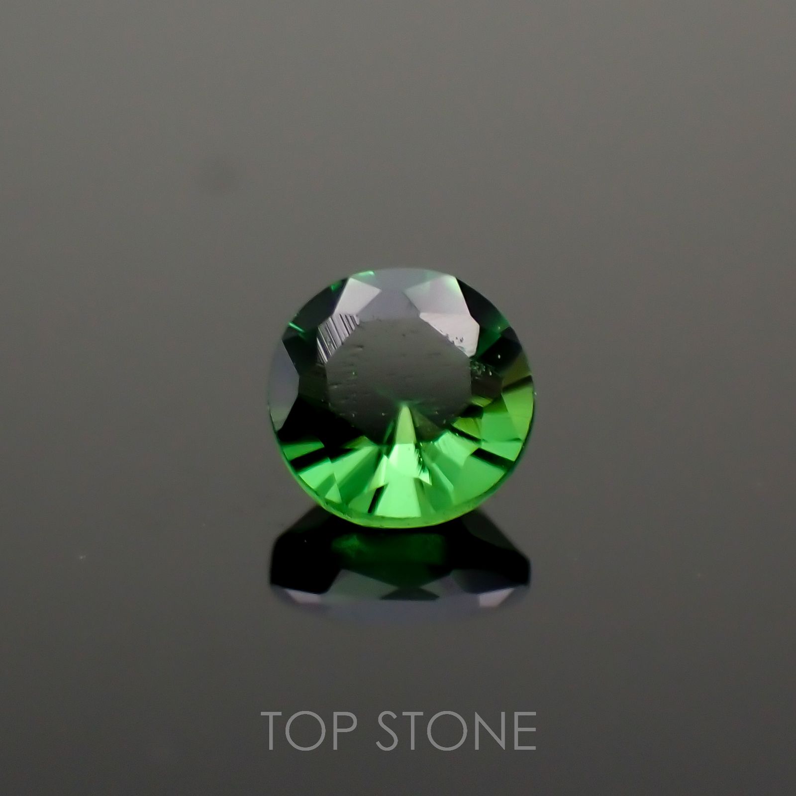 ツァボライト(宝石名ガーネット)タンザニア産 0.13ct 識別済[221018720]3x2.9mm前後