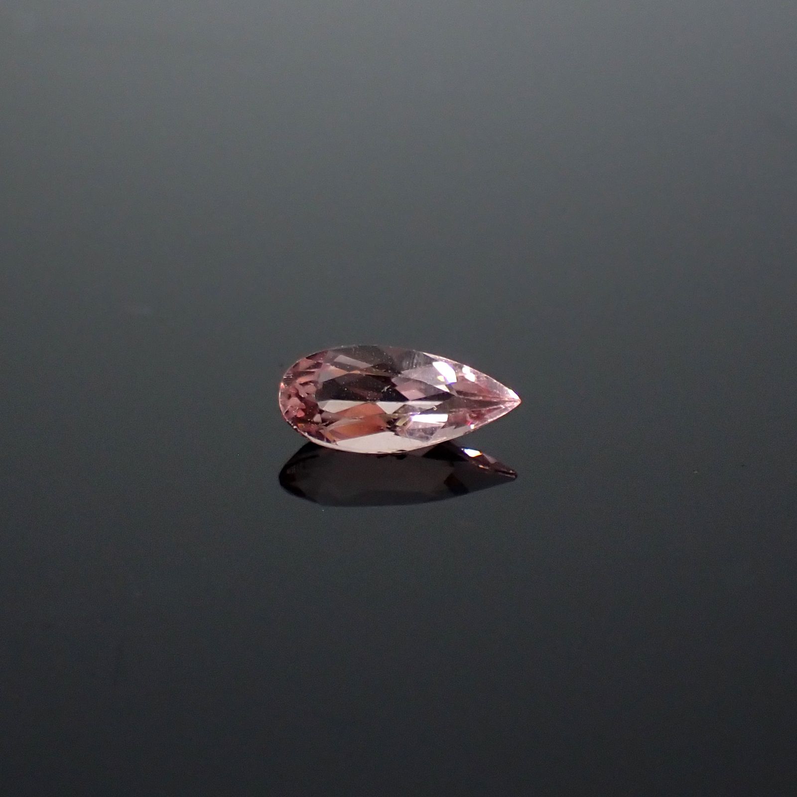 ピンクアパタイト ブラジル産 0.70ct[231224933]8.7x3.9mm前後