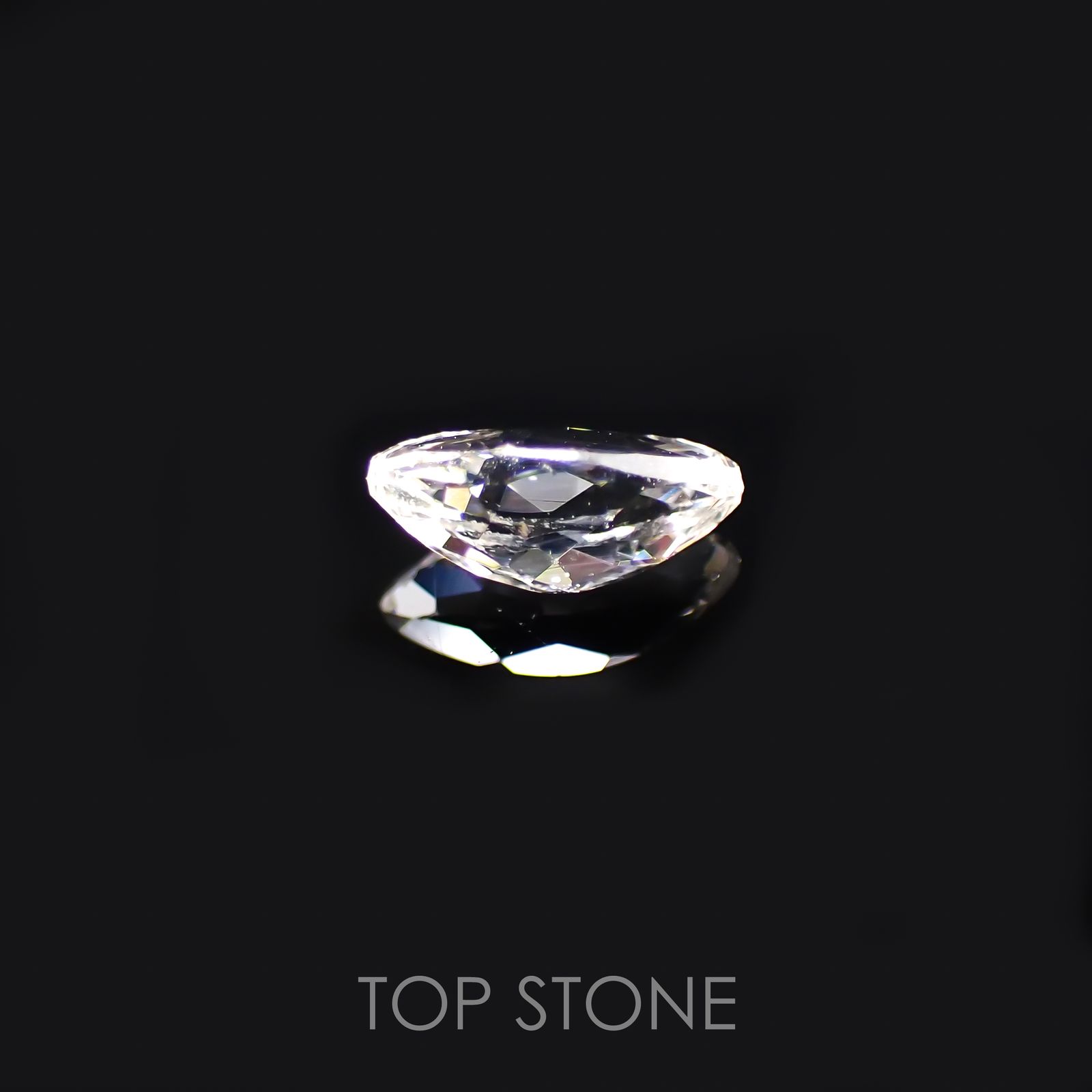 リューコガーネット(宝石名ホワイト グロッシュラー・ガーネット) ビルマ産 0.26ct 識別済[210510773]5.6×2.5mm前後
