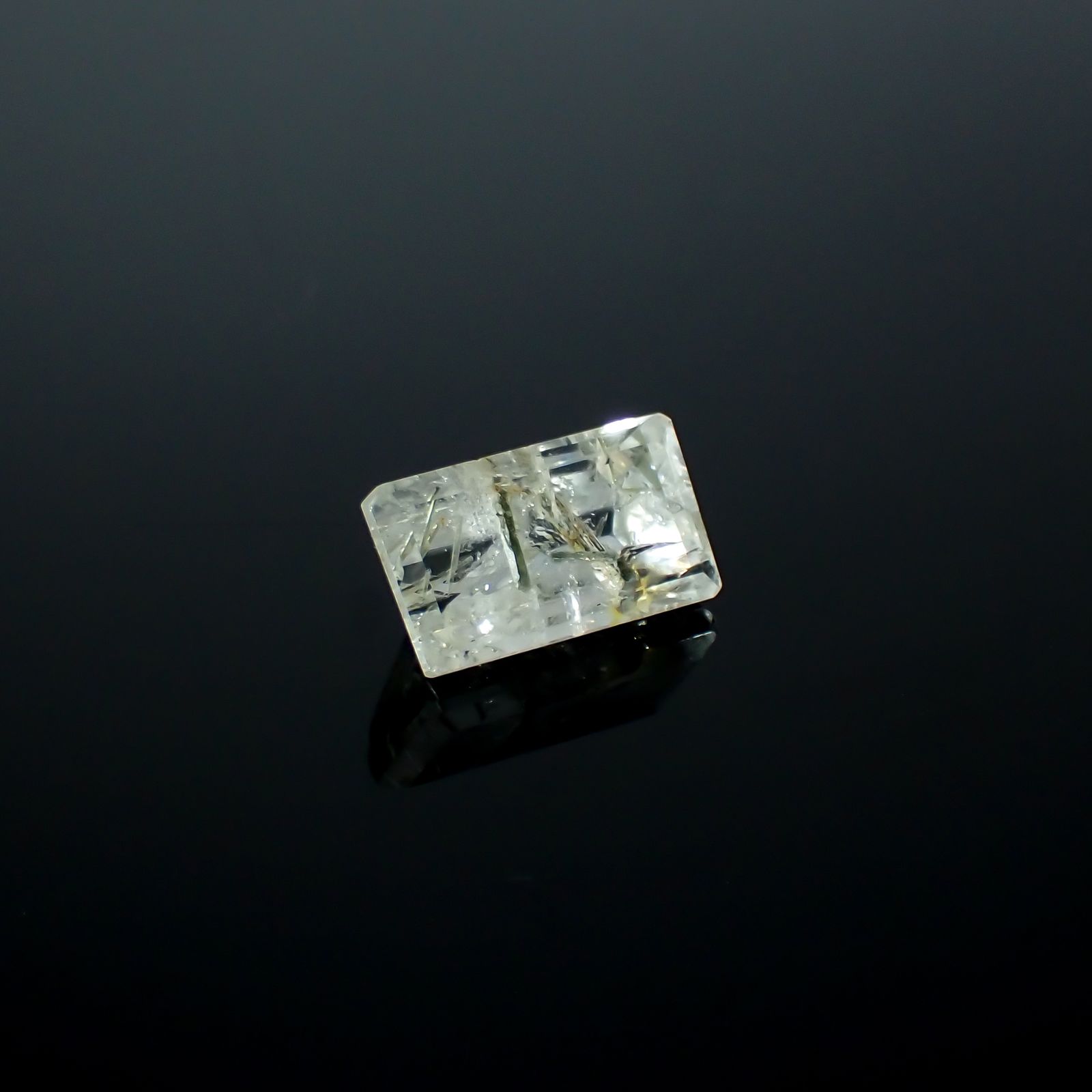 アパタイトイントパーズ(宝石名アパタイト イン トパーズ)ブラジル産 14.92ct 識別済[240225931]17.6x10mm前後