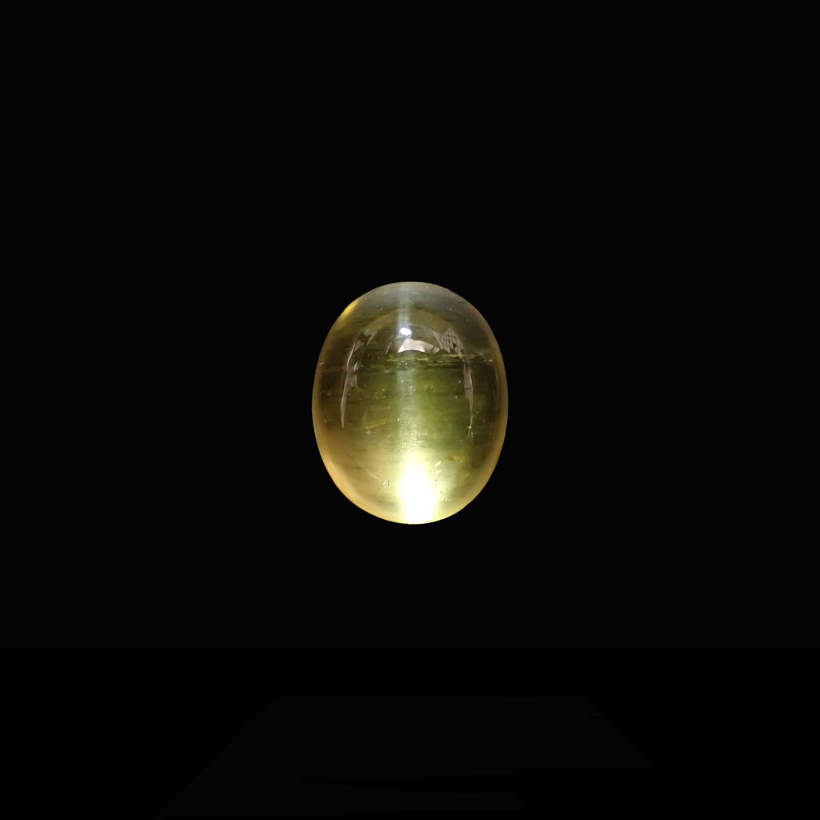 イエローベリルキャッツアイ(宝石名イエロー・ベリル キャッツアイ)ブラジル産 2.92ct 識別済[220917884]10.1x8.1mm前後