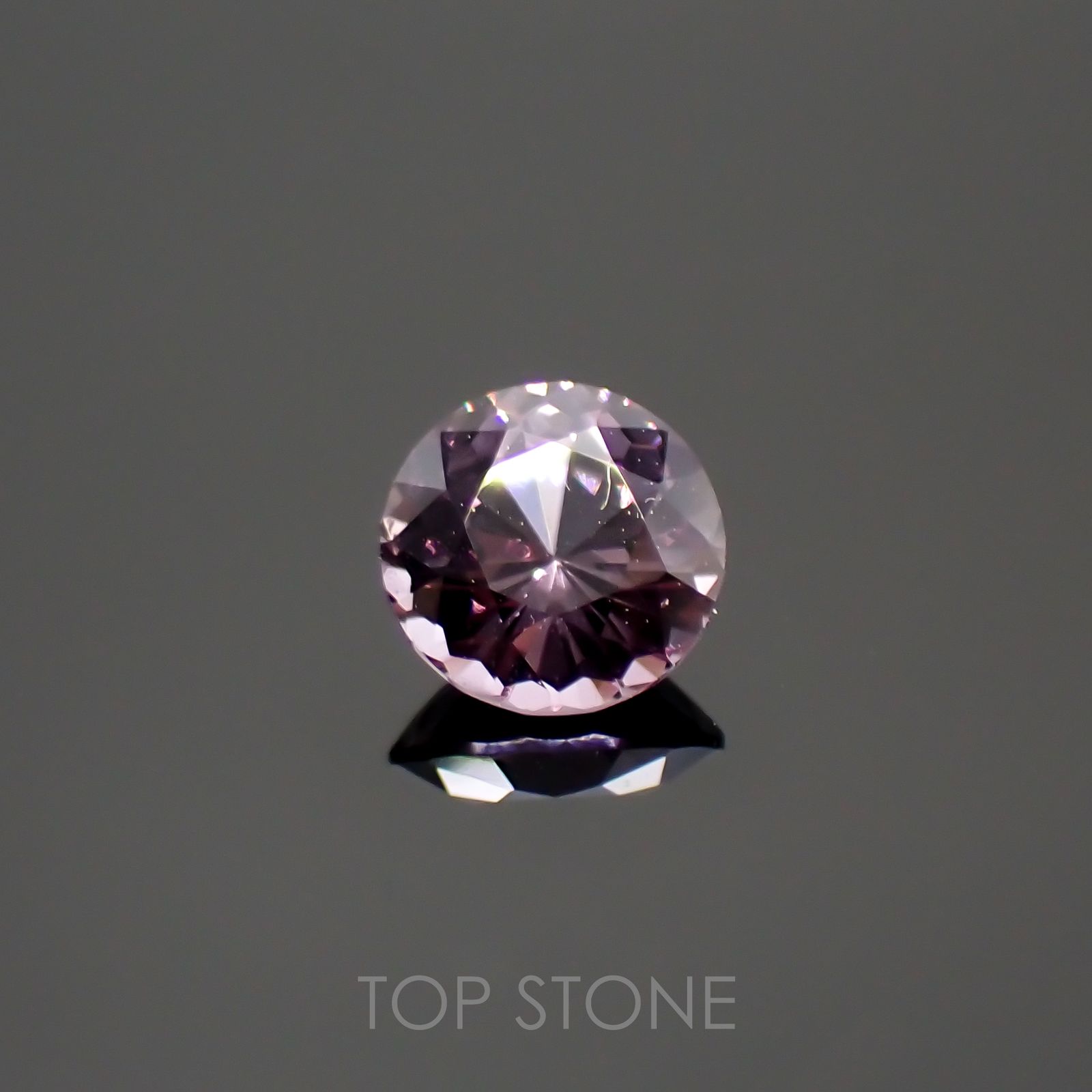 ラベンダーピンクスピネル(宝石名スピネル)ビルマ/マダガスカル産 0.61ct 識別済[220114554]5.1x5.1mm前後