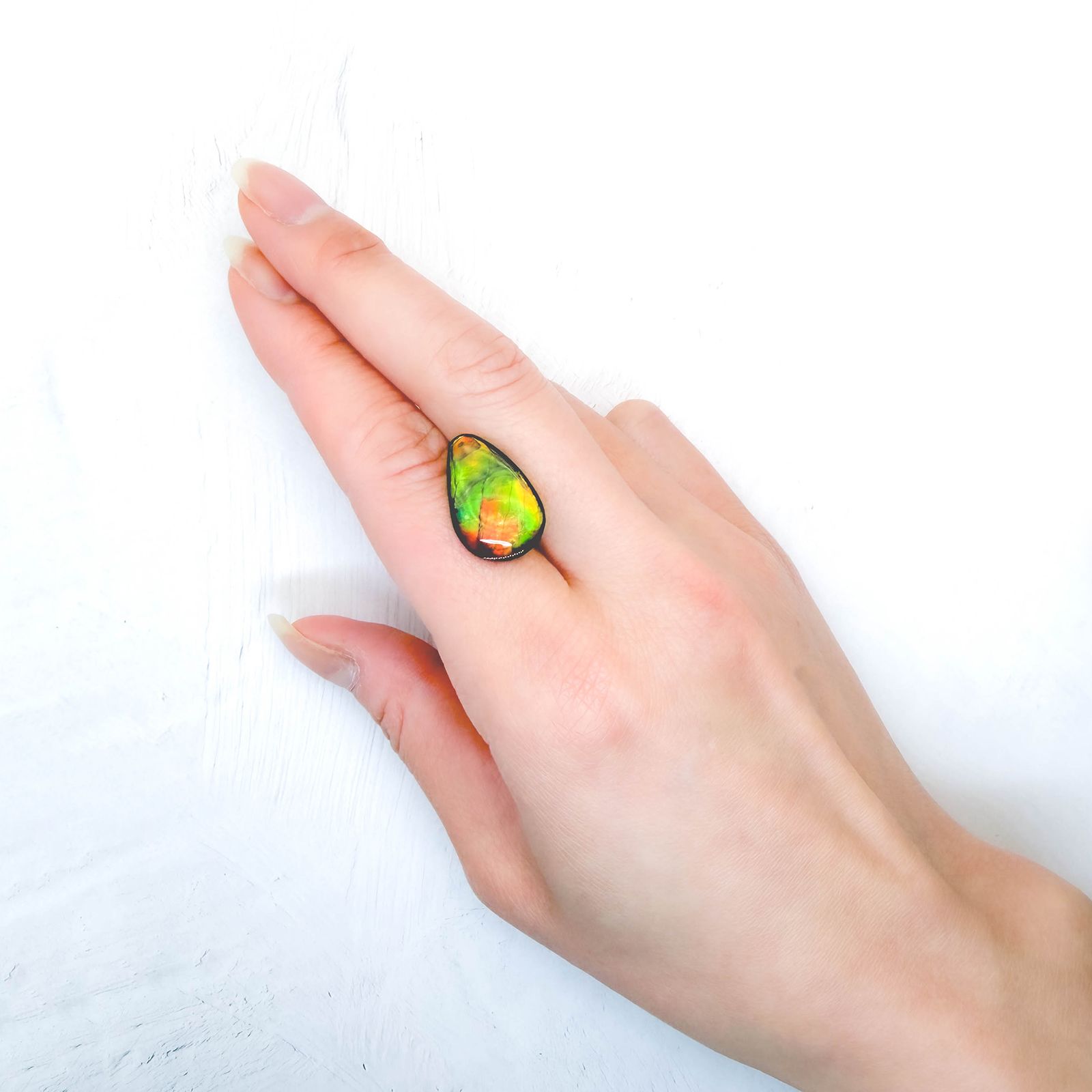 アンモライト トリプレット カナダ産 7.63ct / 19.4x12.9mm前後 [260331788]