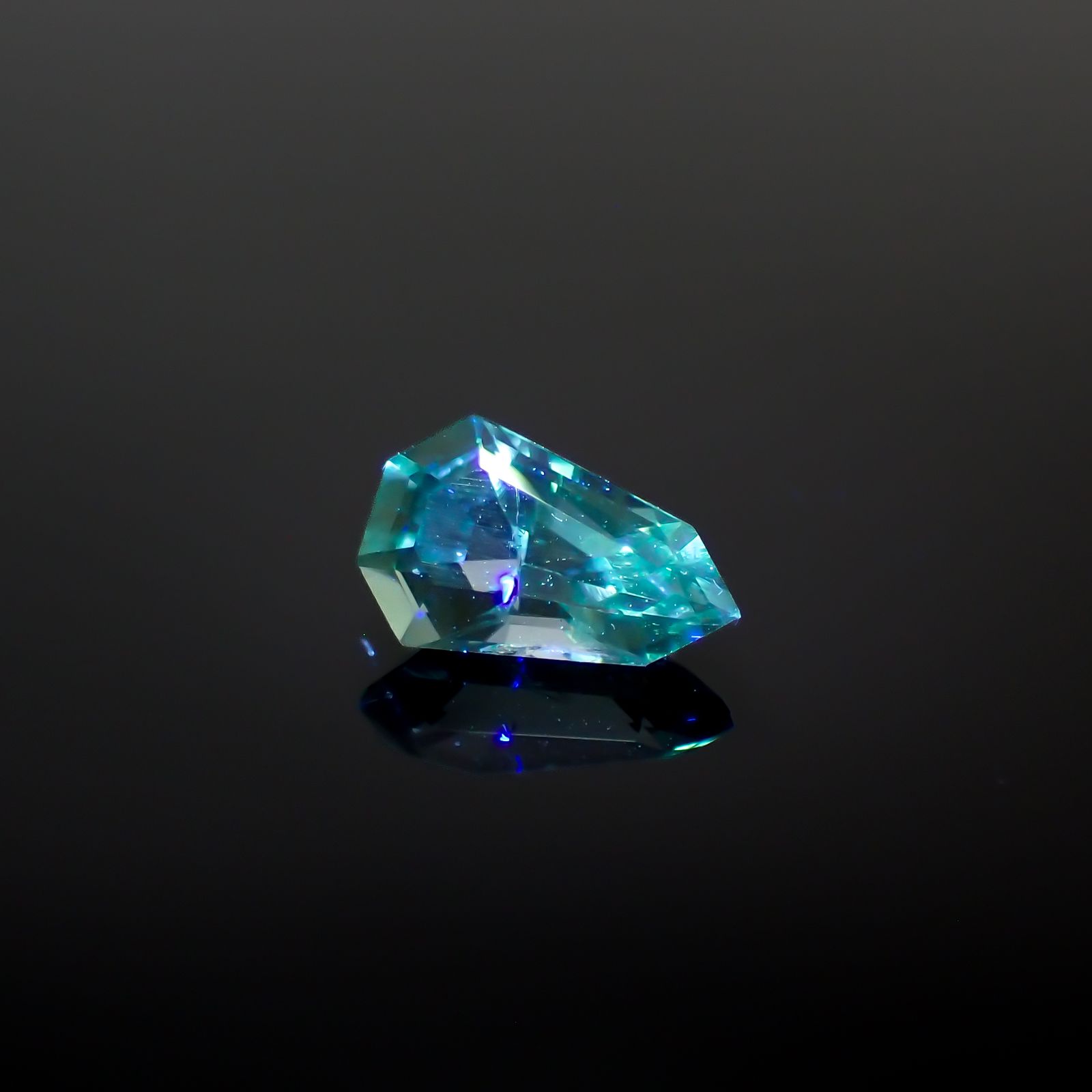 ◇カスタムカット◇ブルーコーネルピン タンザニア産 0.36ct[231224501]5.9x3.7mm前後