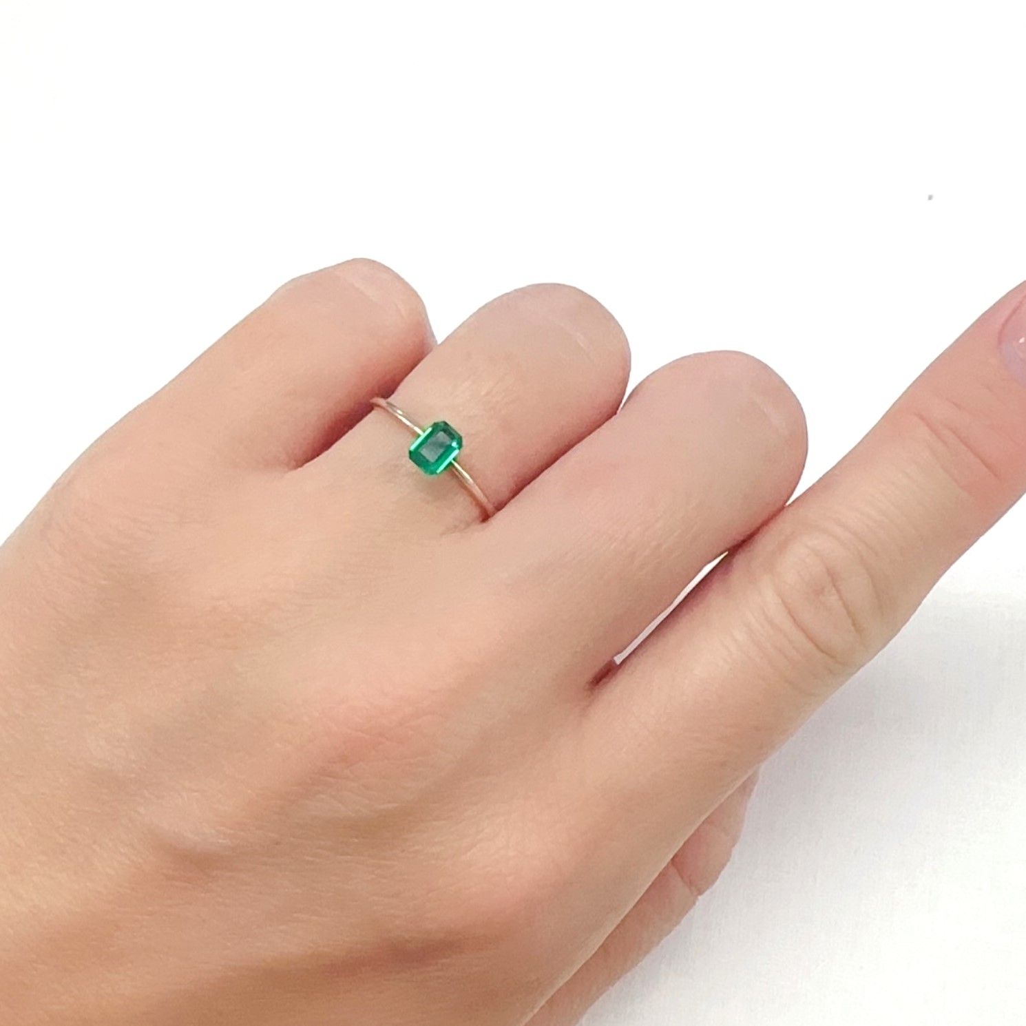 エメラルド コロンビア産 0.23ct[240427229]5x3.4mm前後