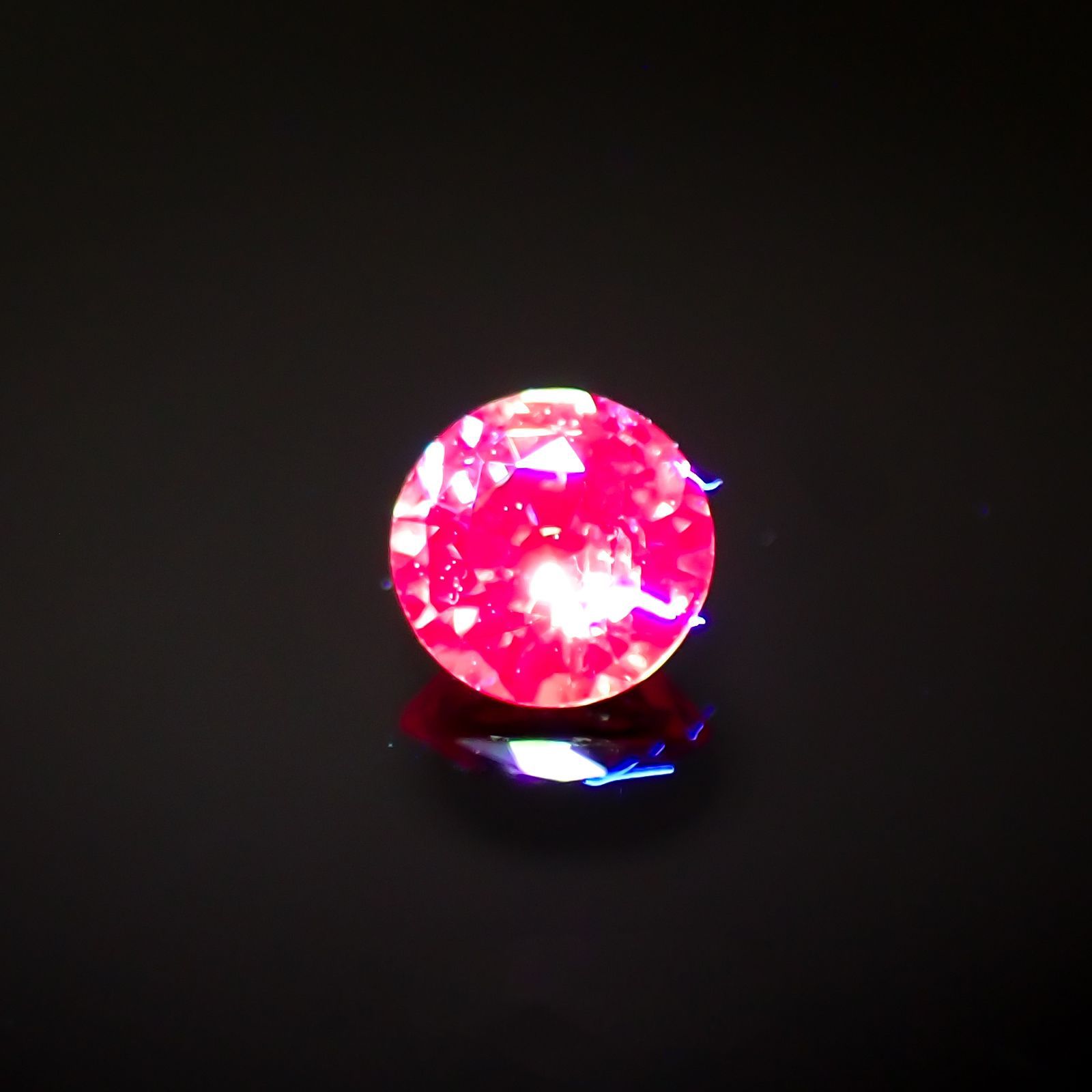 アレキサンドライト(宝石名アレキサンドライト)ブラジル産/EmeraldMains社製 0.147ct ソ付(彩珠)[220516024]3.2x3.1mm前後