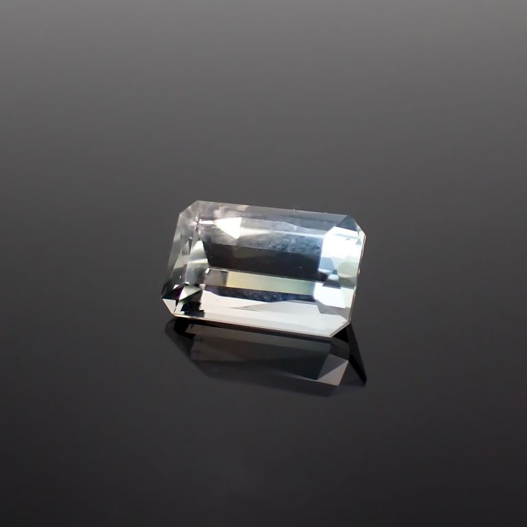 バイカラートパーズ(宝石名バイカラー・トパーズ)ウクライナ産 3.736ct ソ付(彩珠)[221018471]10.7x6.5mm前後