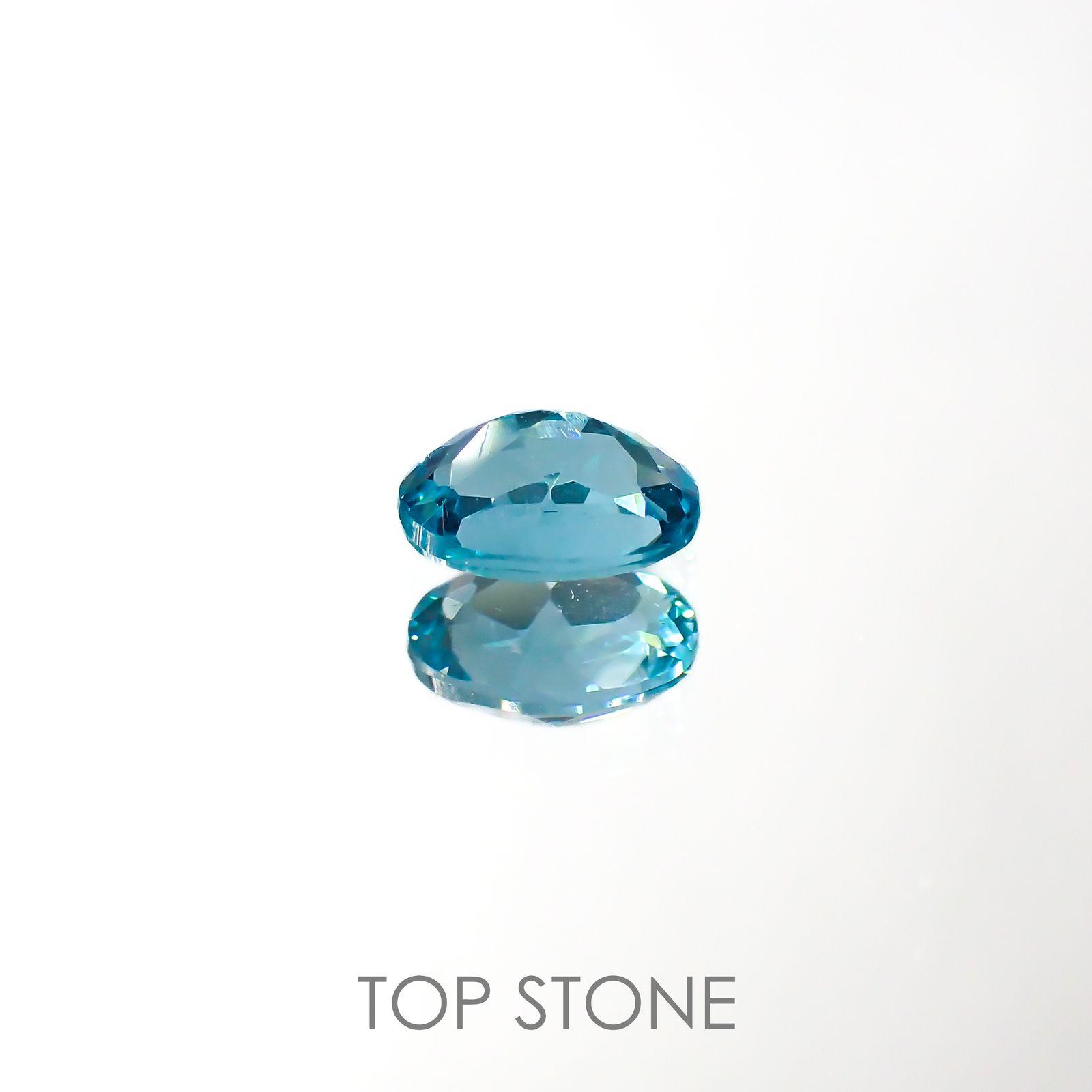 アパタイト(宝石名アパタイト)マダガスカル産 0.82ct 識別済[220616386]6.7x4.9mm前後