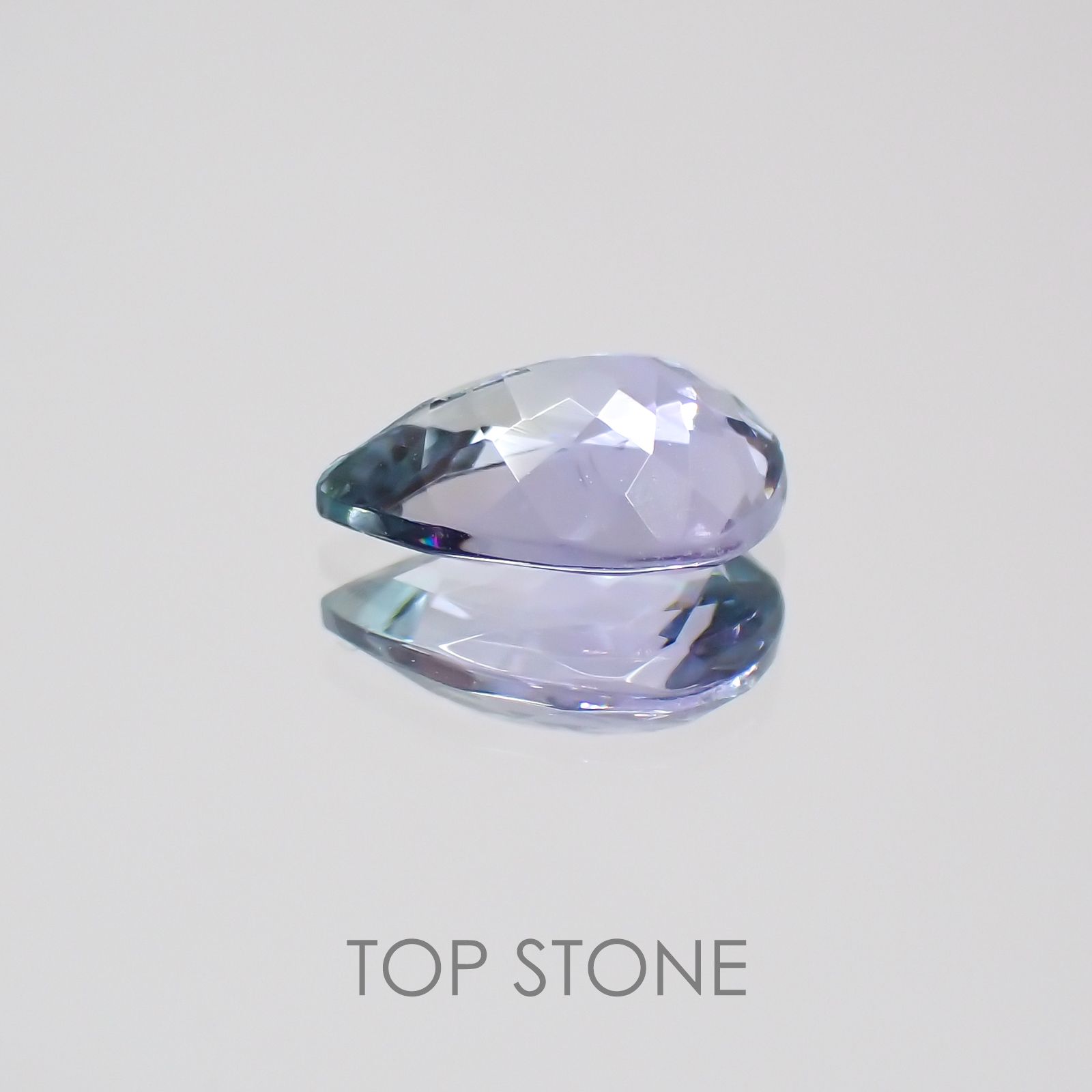 パーティーカラータンザナイト タンザニア産 ルース 0.68ct[210310097]7.2×5mm前後