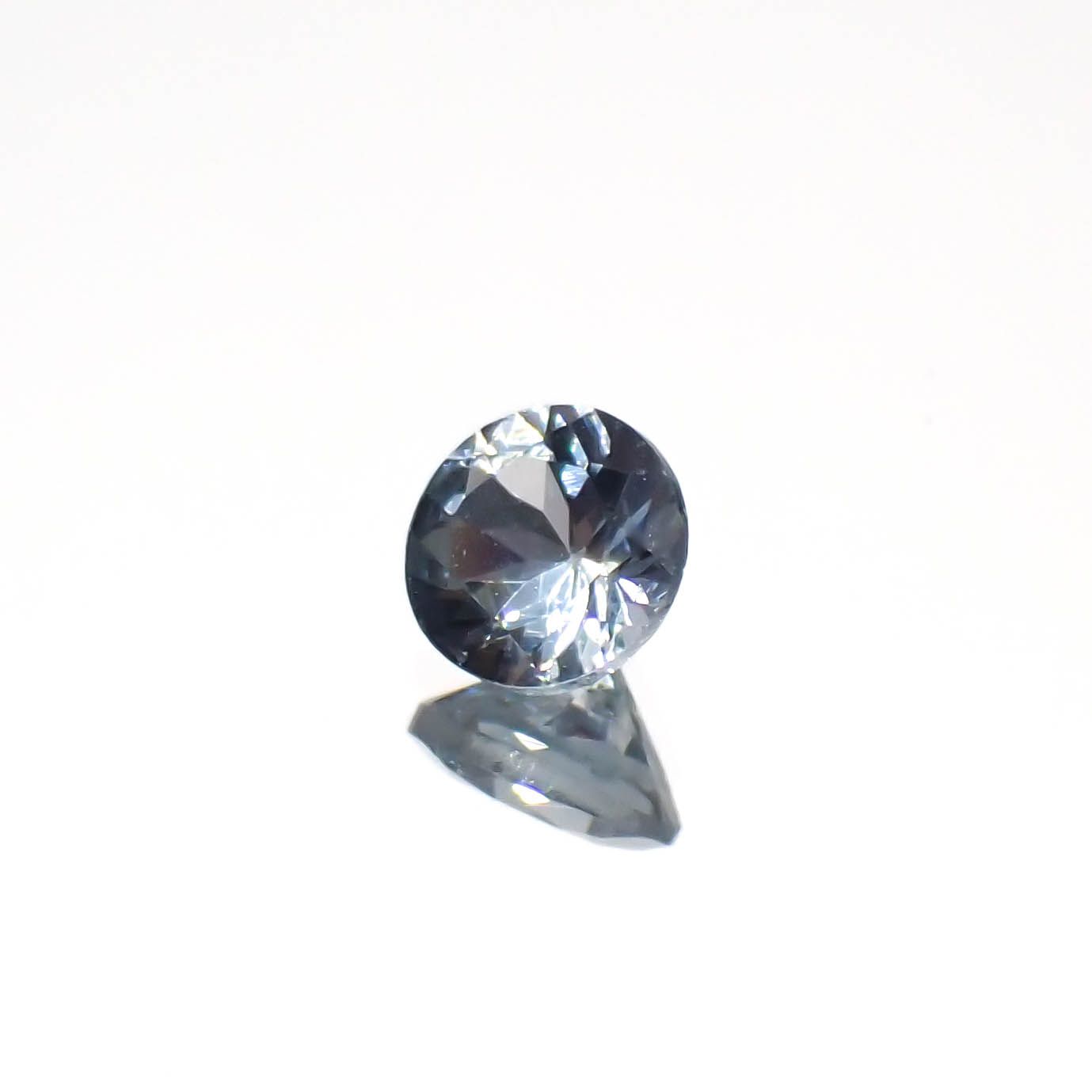 グレースピネル タンザニア産 0.41ct[230421539]4.4x4.4mm前後