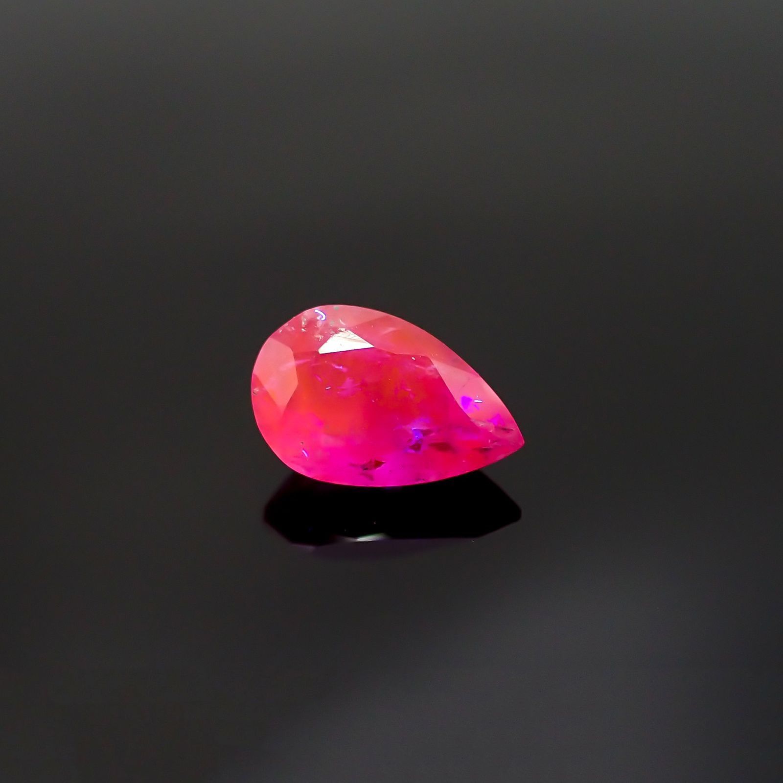 ハックマナイト(宝石名ハックマナイト)アフガニスタン産 識別済 1.30ct / 9.7x6.2mm前後 [260115412]