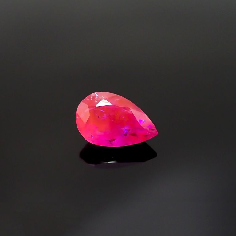 長波365(ライト)の照射で蛍光