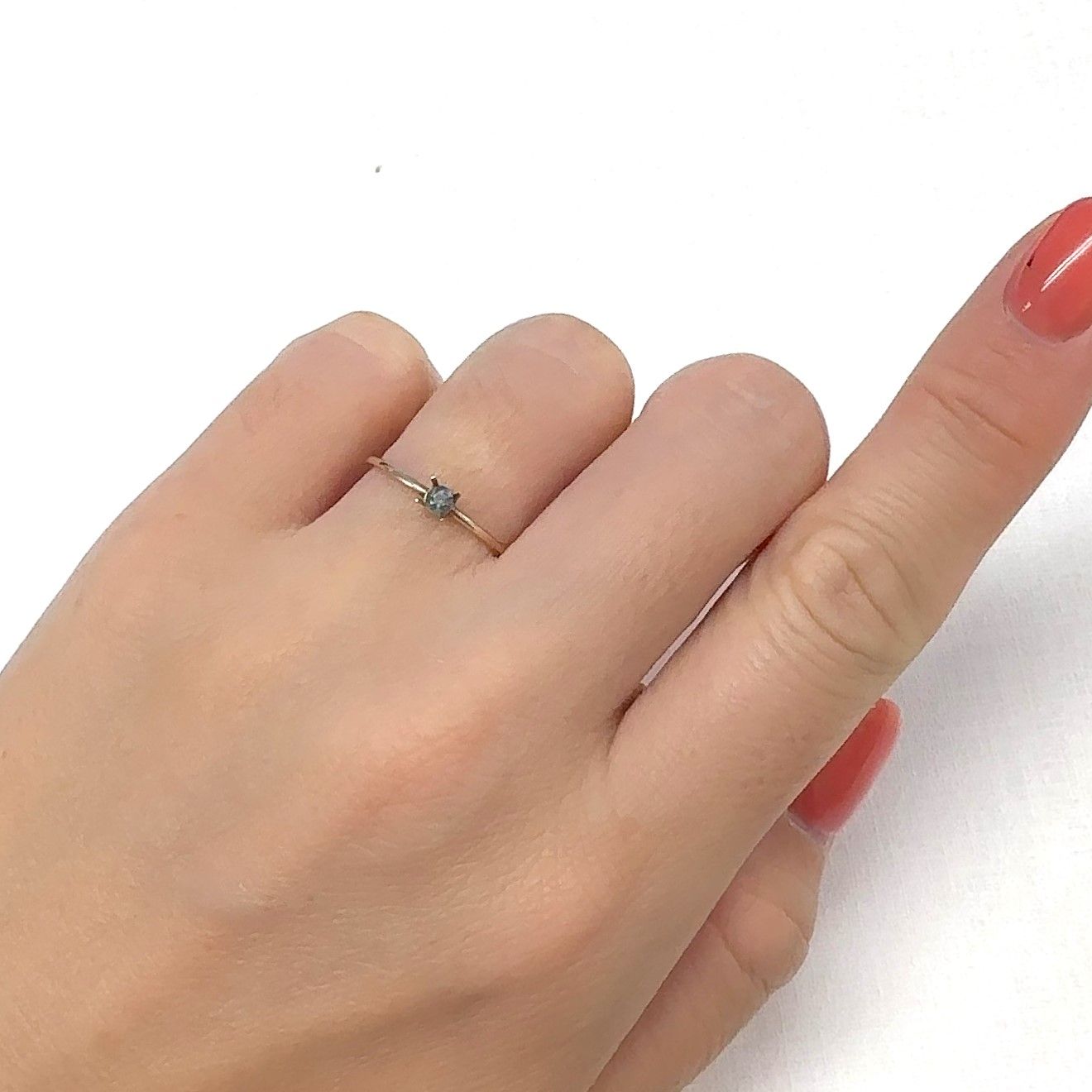 アレキサンドライトキャッツアイ ブラジル・ミナスジェライス州ヘマチタ鉱山産 0.086ct[240929038]2.5x2.5mm前後