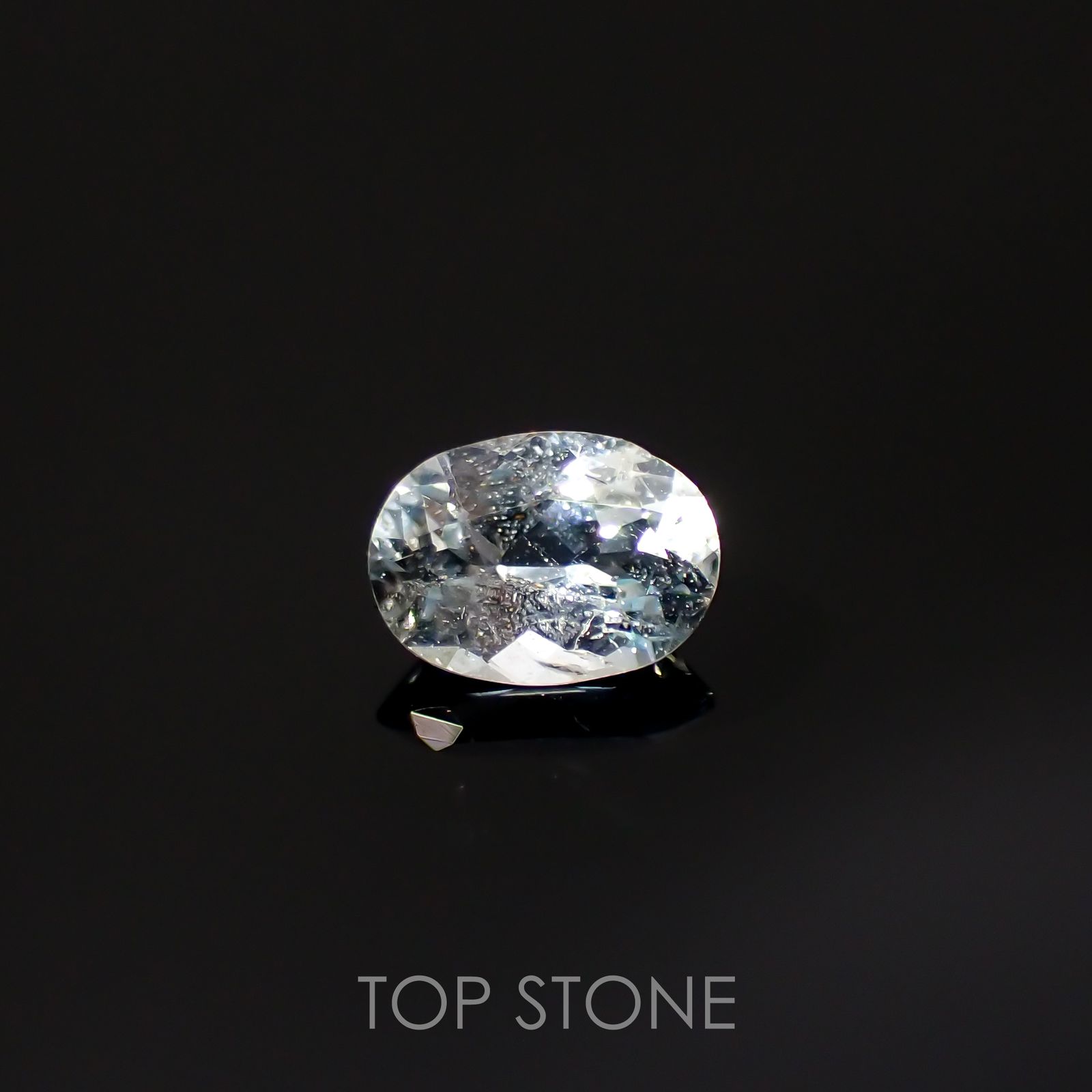 ジェレメジェバイト(宝石名エレメジェバイト)ナミビア産 0.38ct 識別済[220616306]5.5x3.9mm前後