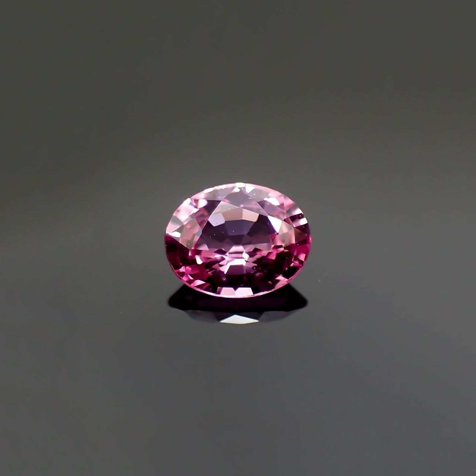 パパラチャサファイア(宝石名サファイア/別名パパラチャ・サファイア)スリランカ産 DGL鑑付 0.346ct / 4.91x3.97mm前後 [230421632]