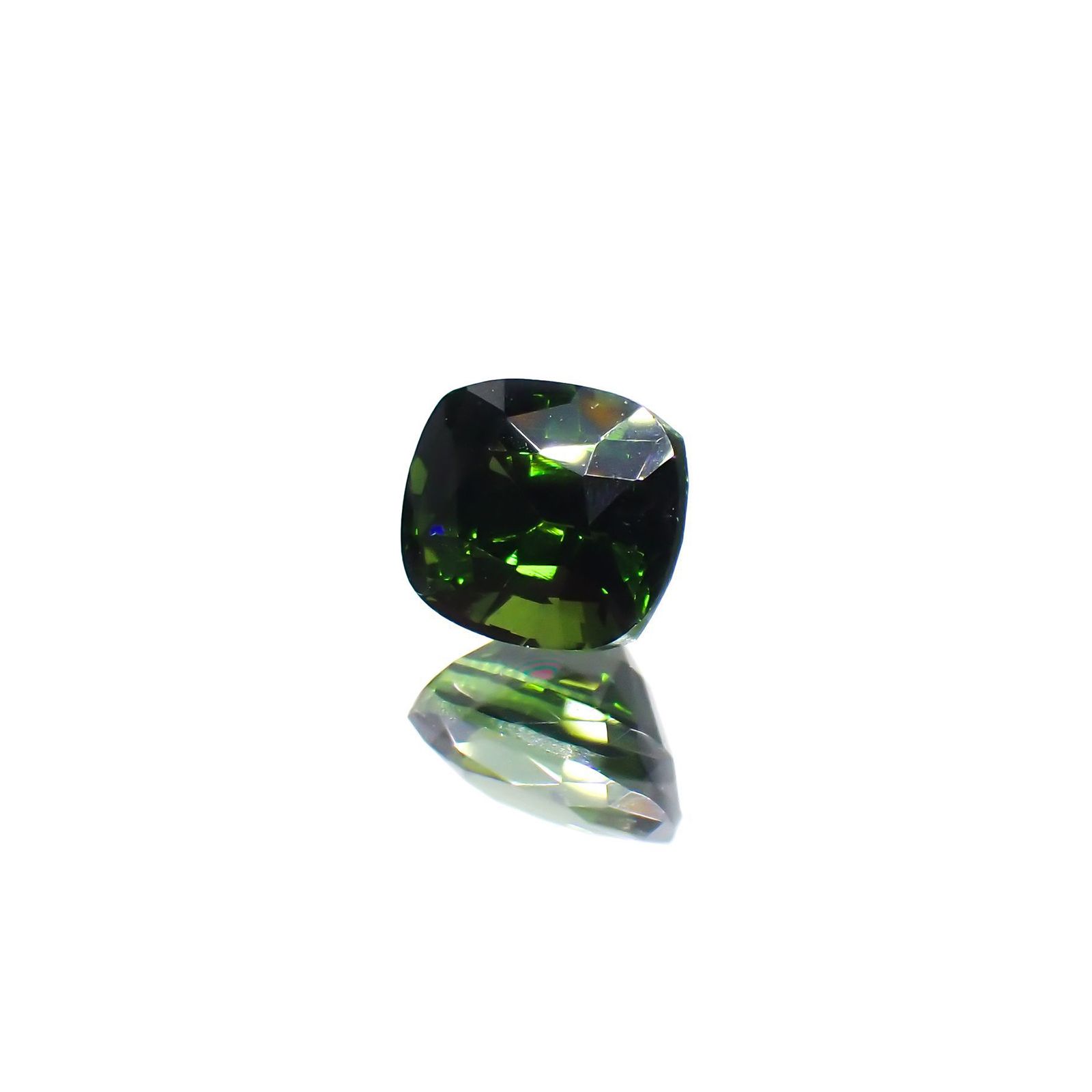 グリーンジルコン(宝石名ジルコン)スリランカ/カンボジア産 1.36ct 識別済[220114892]6.3x5.6mm前後