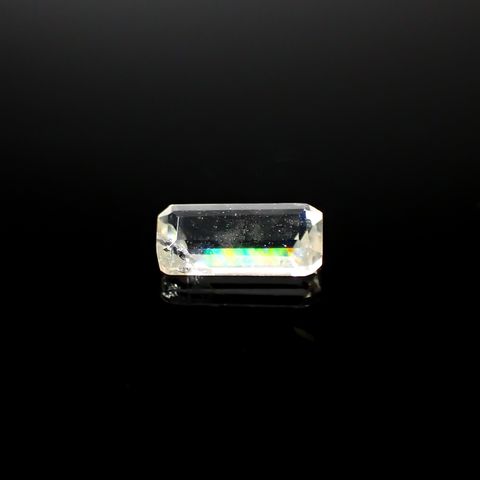 リューサイト 遊色効果あり(宝石名リューサイト)イタリア産 0.32ct 識別済[240628414]6.6x2.9mm前後