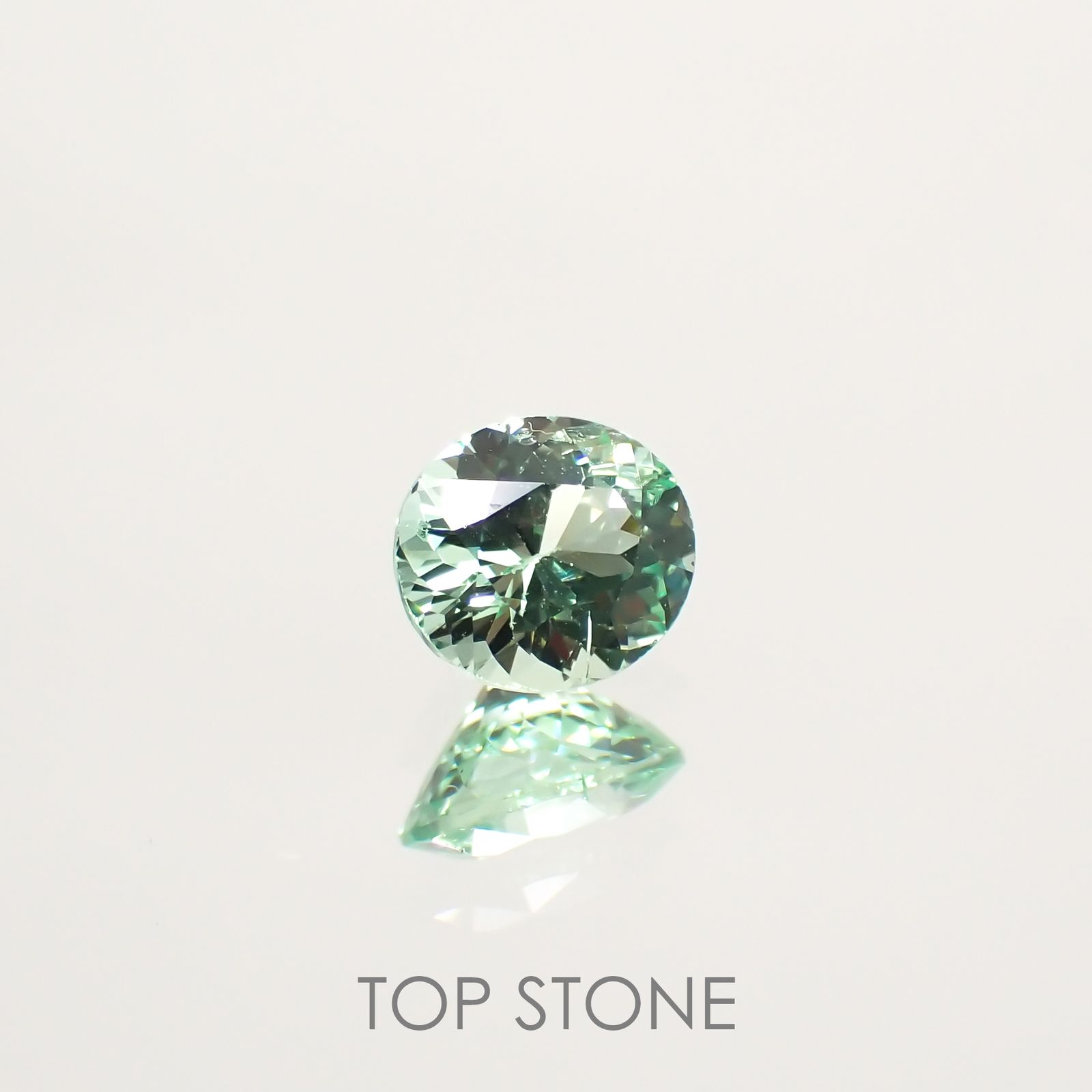 ミントガーネット(宝石名グリーン グロッシュラー・ガーネット) タンザニア産 0.53ct 識別済[210711922]5.1×4.6mm前後