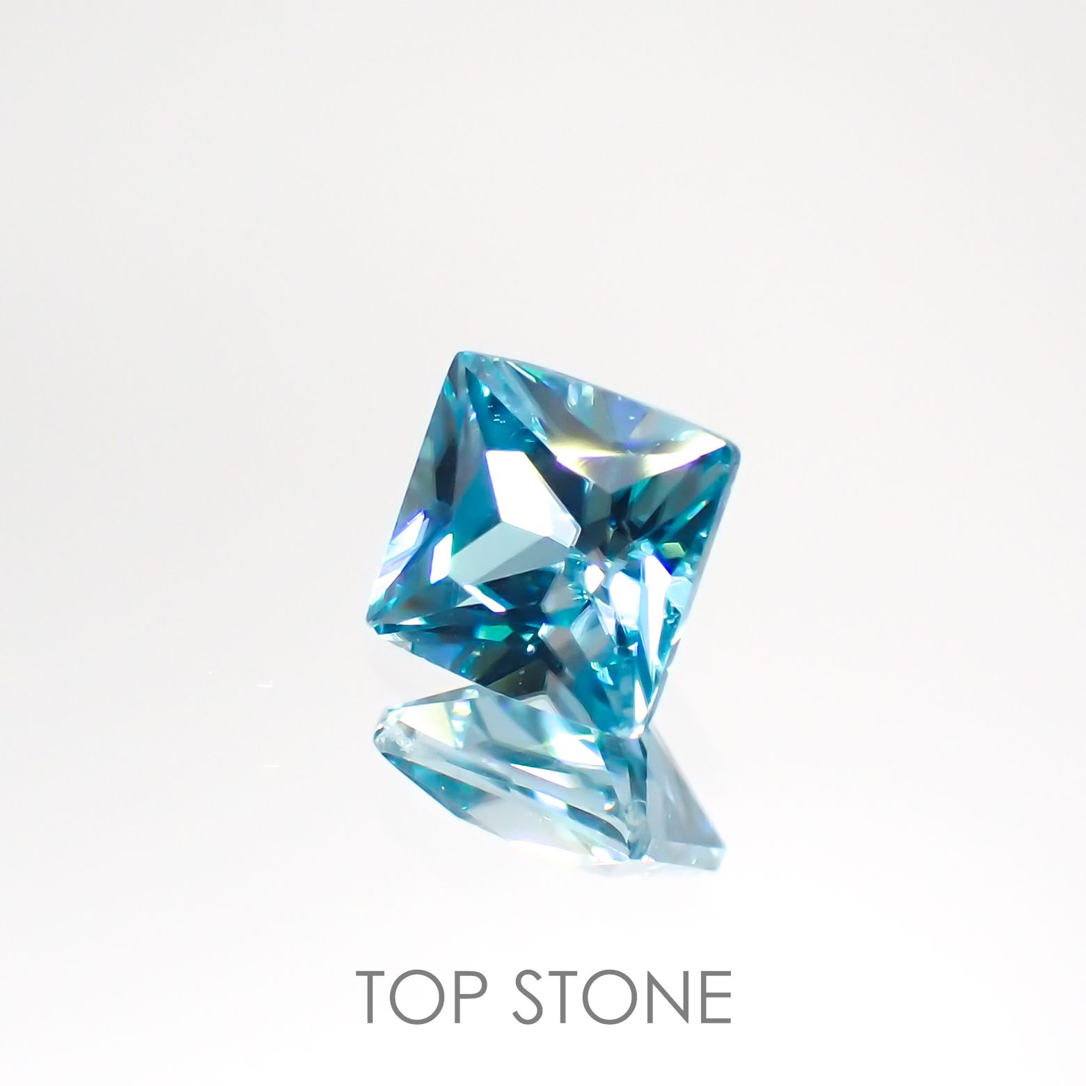 ◇プリンセスカット◇ブルージルコン(宝石名ジルコン) カンボジア産 0.98ct 識別済[210913433]5.1×5.1mm前後