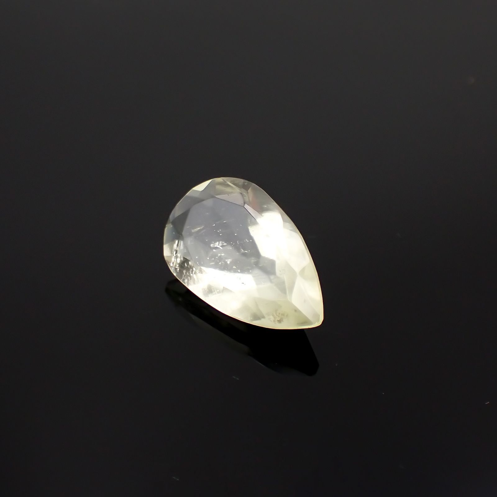リビアングラス 発見地：エジプト・リビア砂漠 3.99ct[221018193]15.9x9.4mm前後
