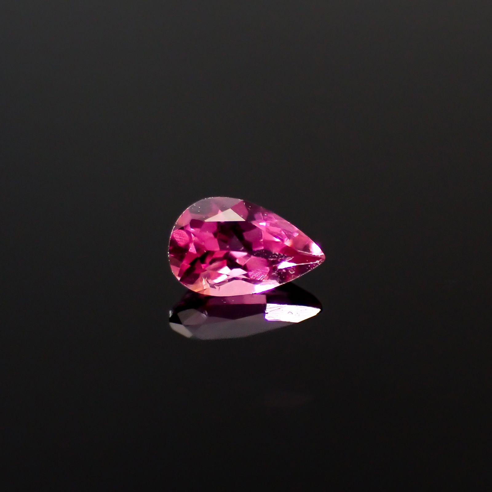 ルベライト ブラジル産 0.22ct[240628084]5.1x3.2mm前後