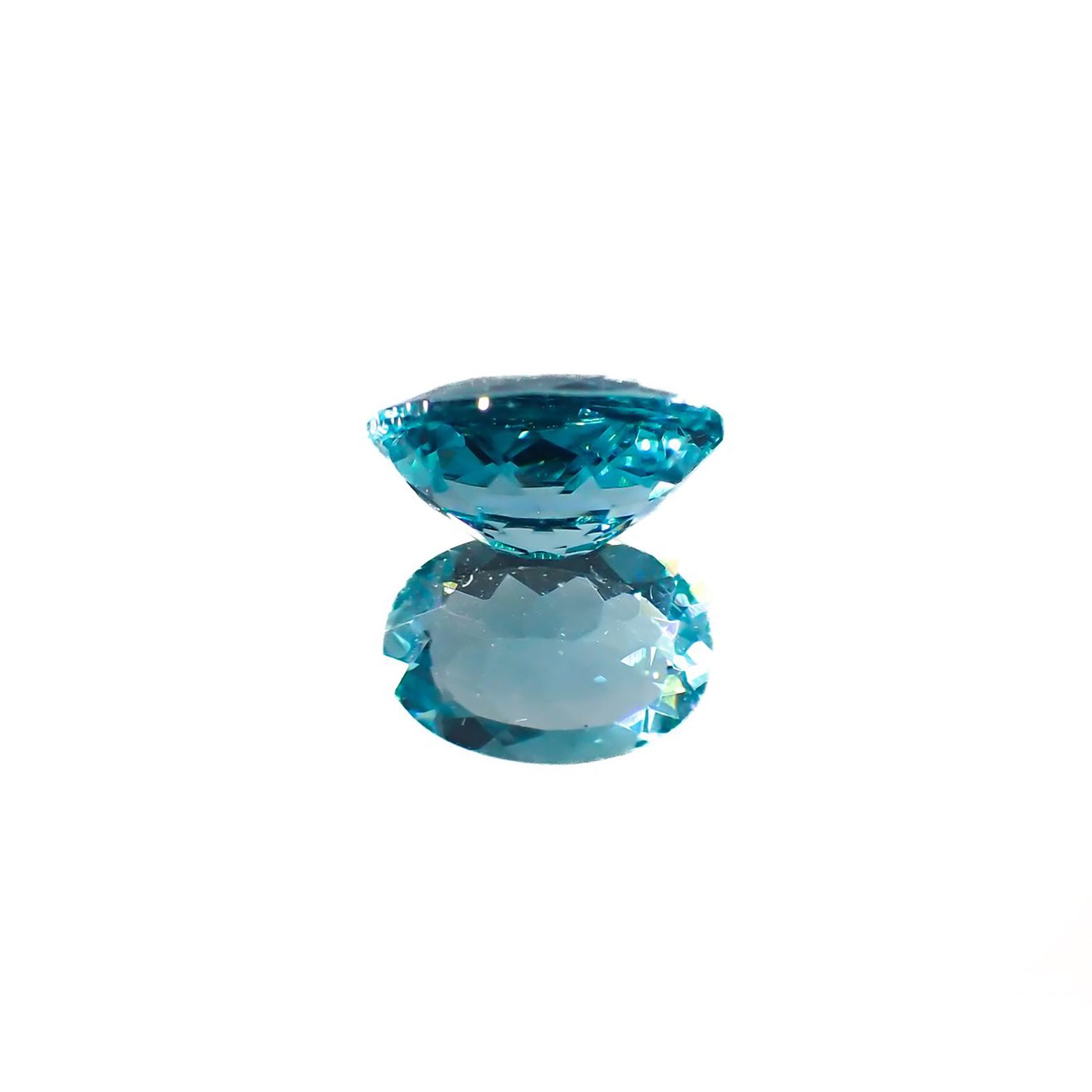 アパタイト(宝石名アパタイト)マダガスカル産 0.83ct 識別済[220616383]7.1x4.9mm前後