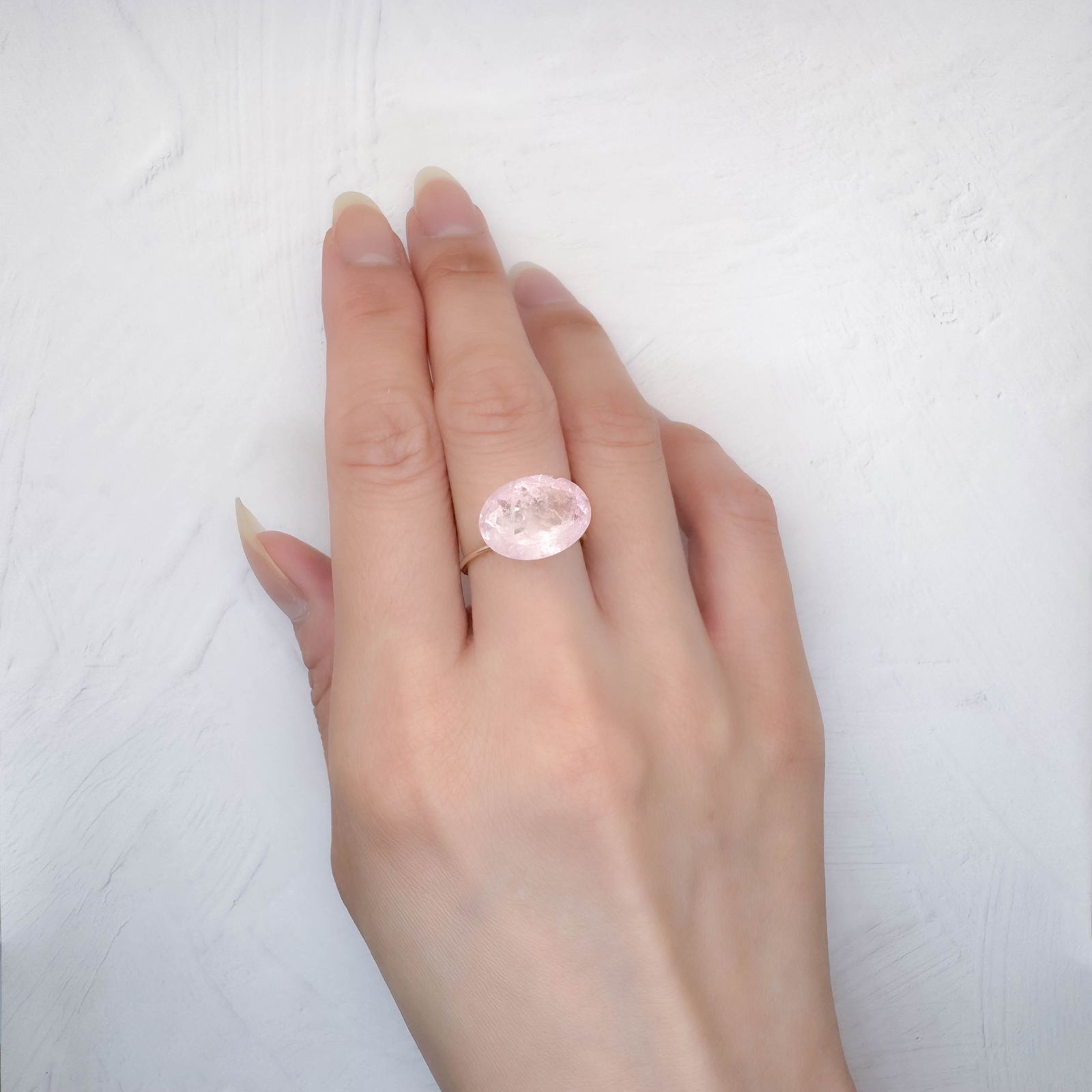モルガナイト ブラジル産 5.59ct [250730872]14.3x10.6mm前後