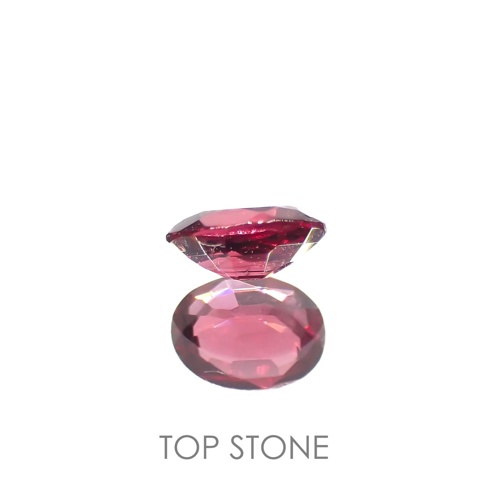 レッドスピネル(宝石名スピネル)タンザニア産 0.18ct 識別済[220716900]4.1x3.1mm前後