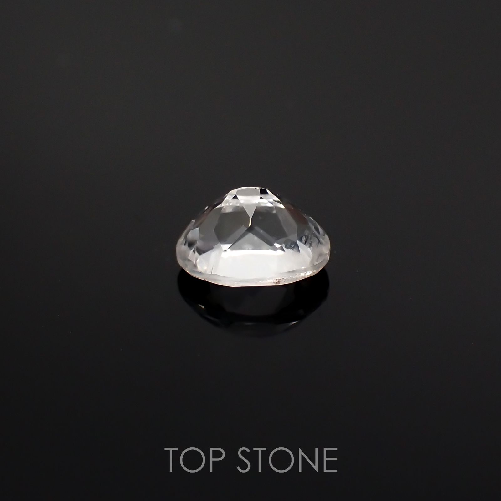 フェナカイト(宝石名フェナカイト)マダガスカル産 0.37ct 識別済[221018421]5.1x3.9mm前後