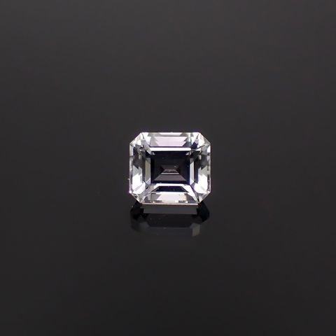フェナカイト ロシア産 0.73ct / 5.3x4.7mm前後 [260231712]