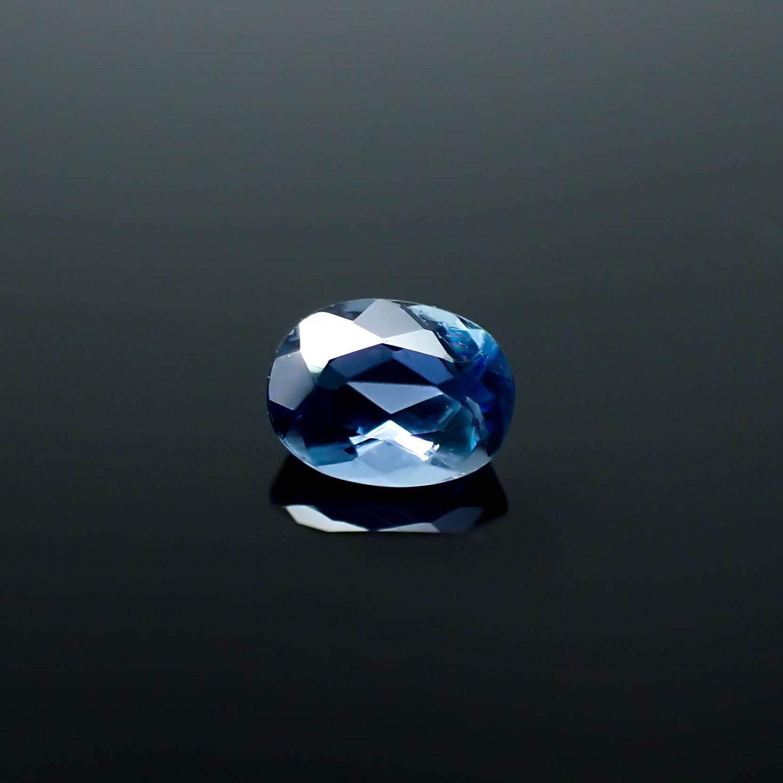 タトゥーアクアマリン ブラジル・ミナスジェライス州タトゥー鉱山産 0.37ct[240226074]5.1x3.8mm前後